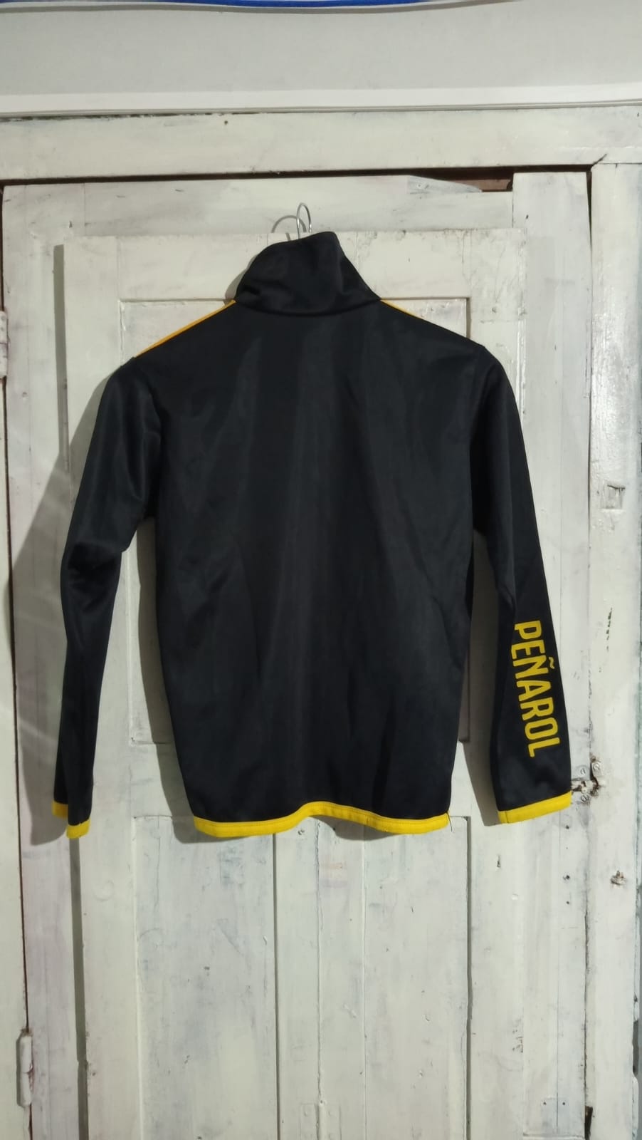 Campera peñarol, talle 10.