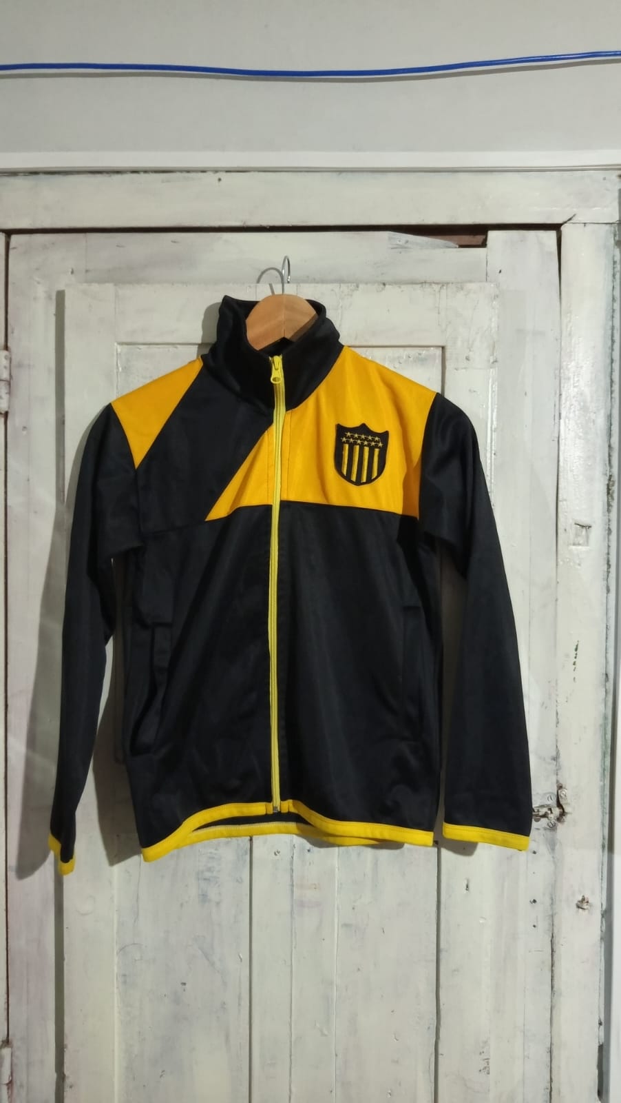 Campera peñarol, talle 10.