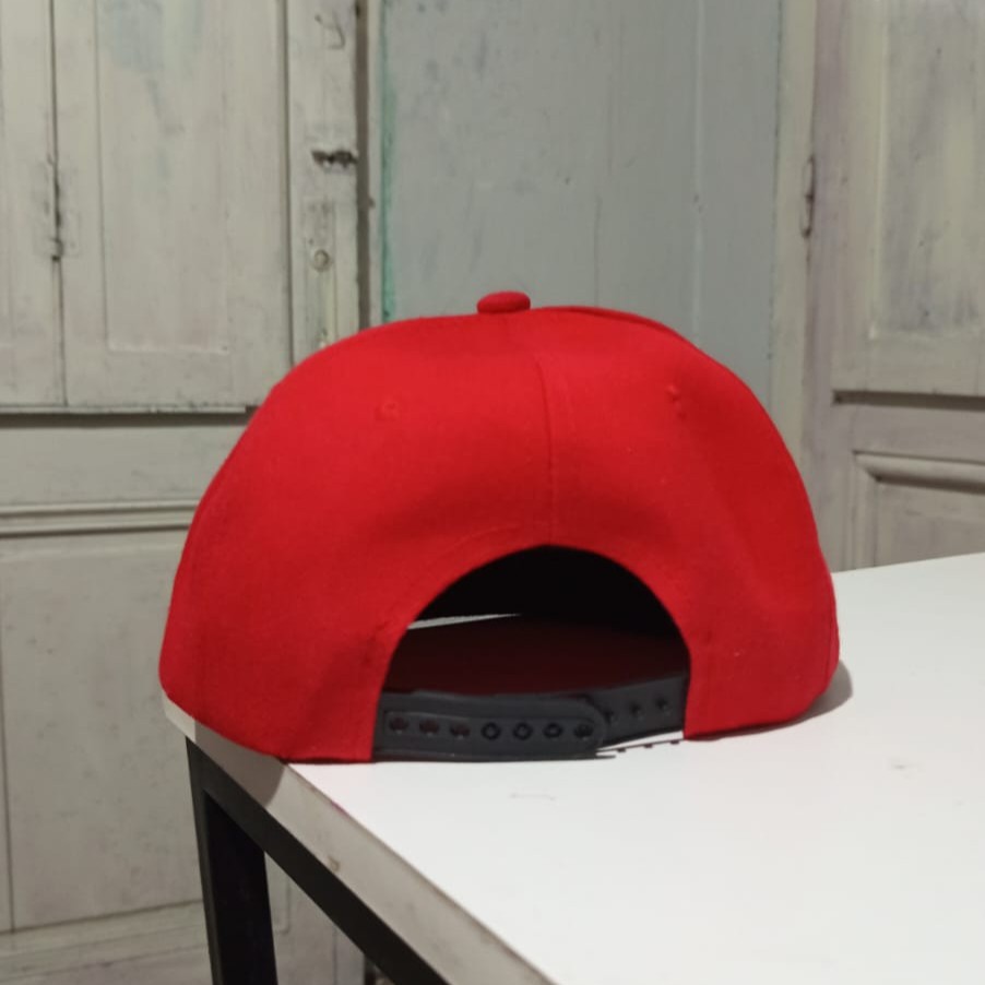 Gorra roja, Dope Shit