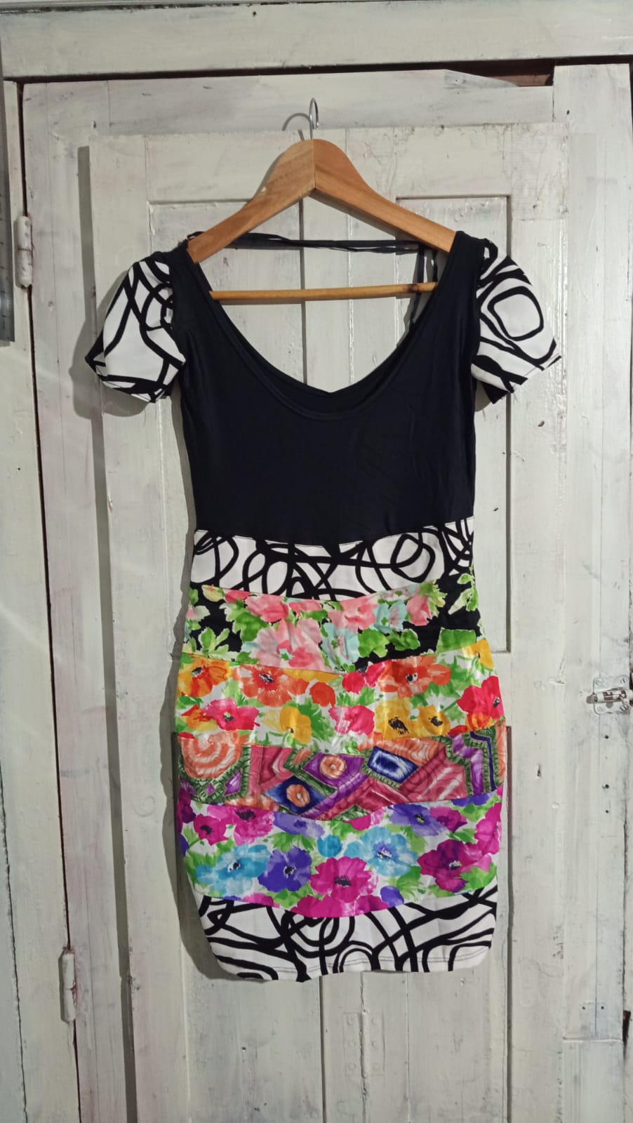 Vestido floreado y negro