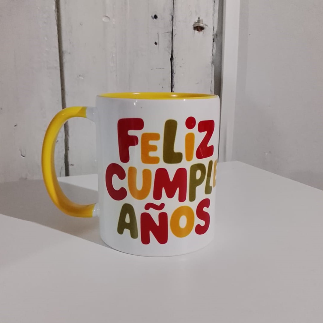 Feliz cumpleaños! Taza asa e interior a color amarillo