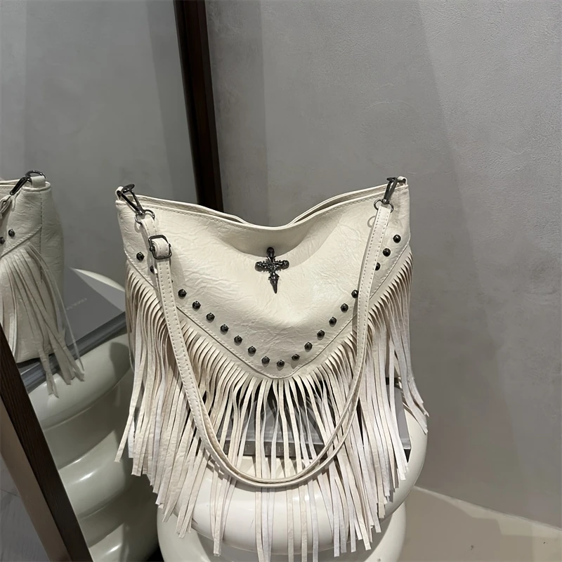  Fringe Shoulder Bag