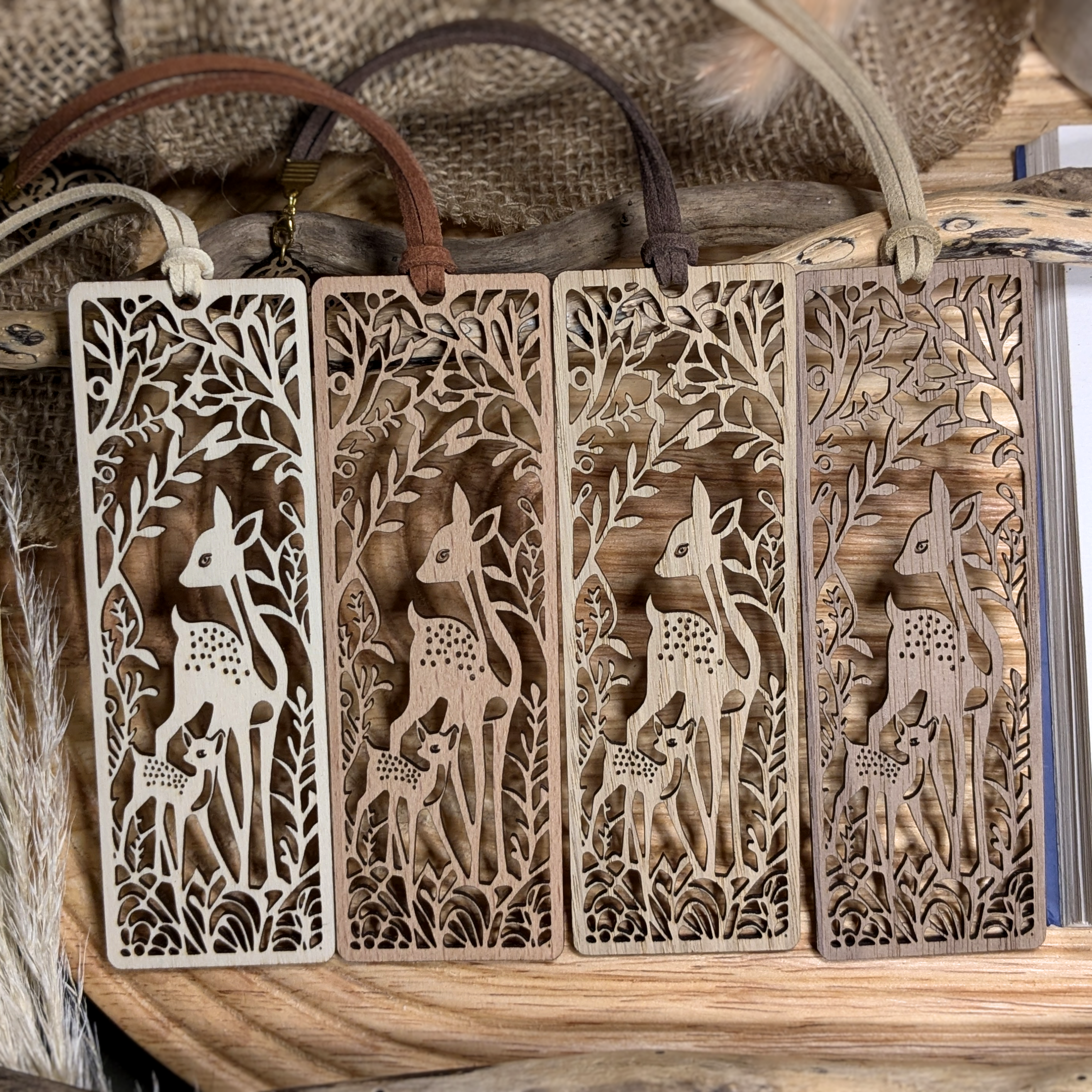 Marque-page en bois Biche et Faon