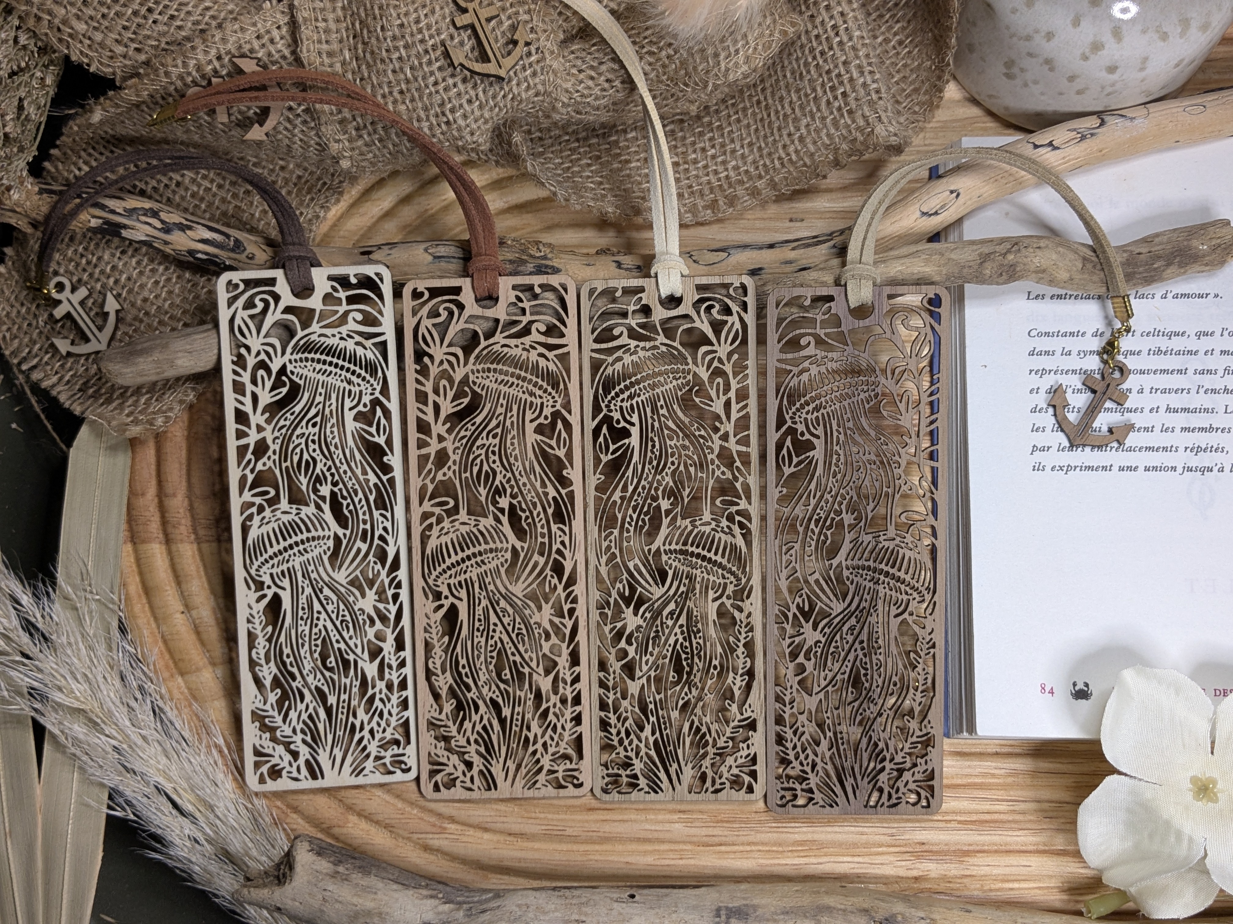 Marque-page en bois Méduses