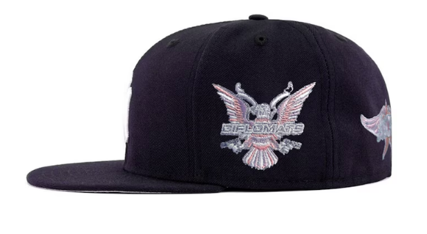 New Era New York Yankees x Diplomats X Skull Gang x ByrdGang 59Fifty Fitted Hat - Split Pink Grey Undrebrim