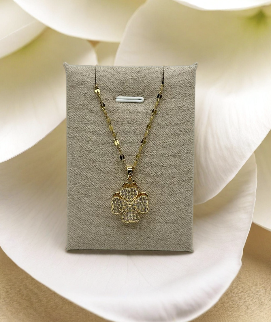 Collier trèfle anti stress