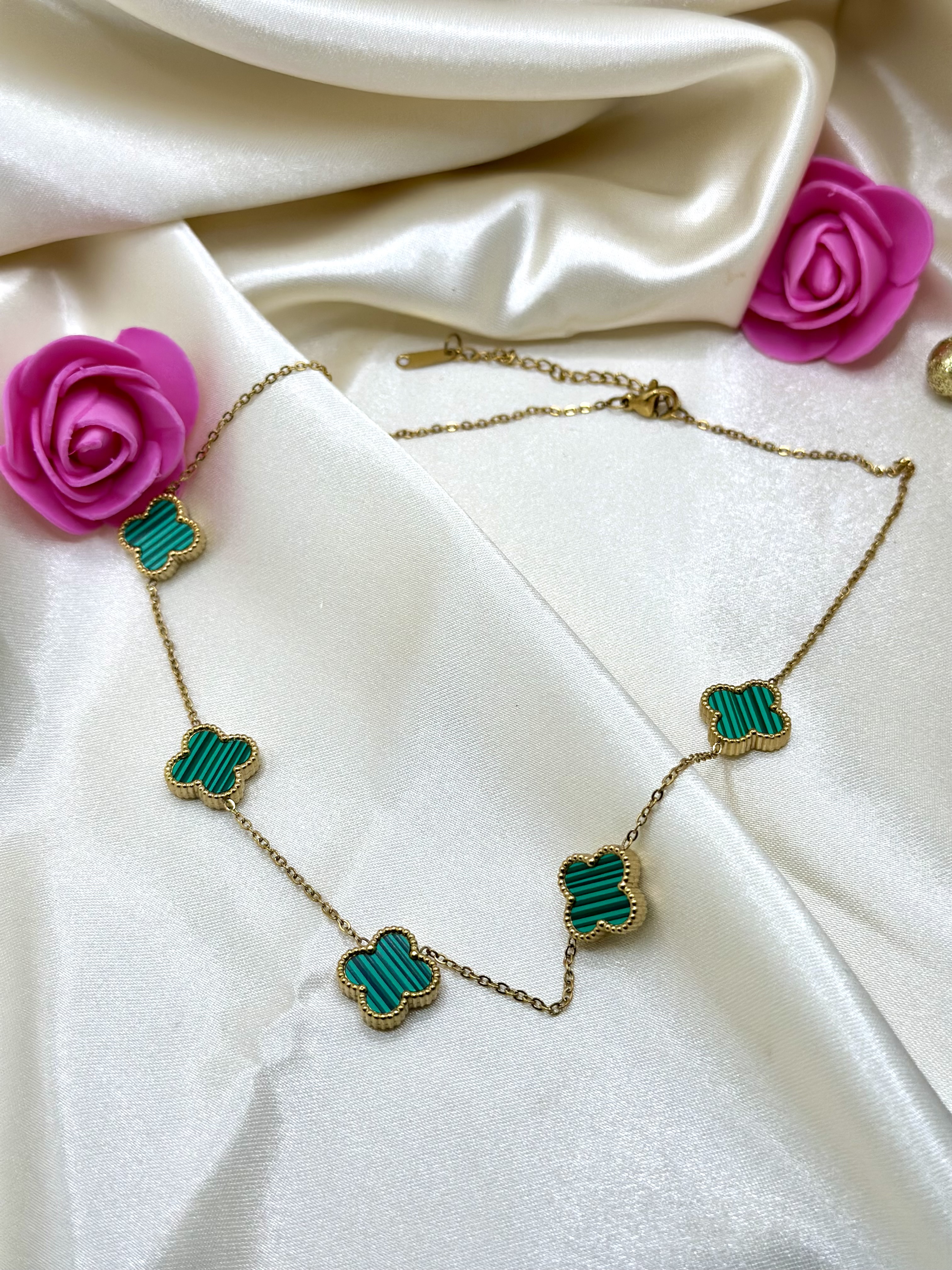 Collier trèfle vert