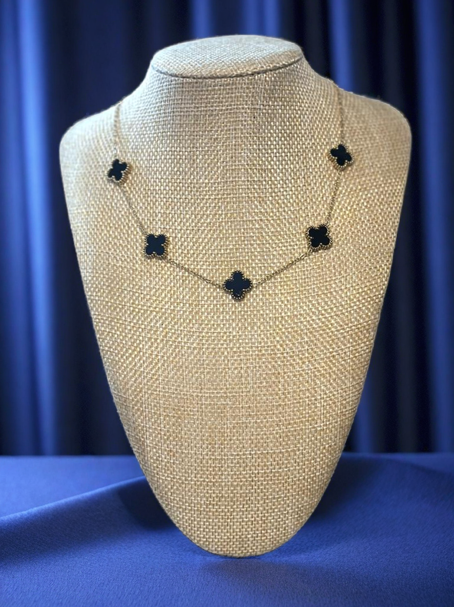 Collier trèfle noir