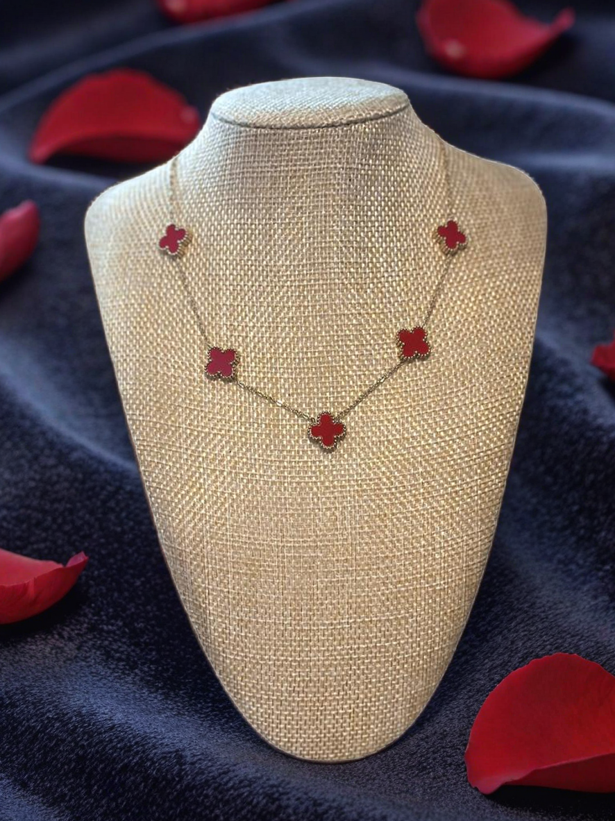 Collier trèfle rouge