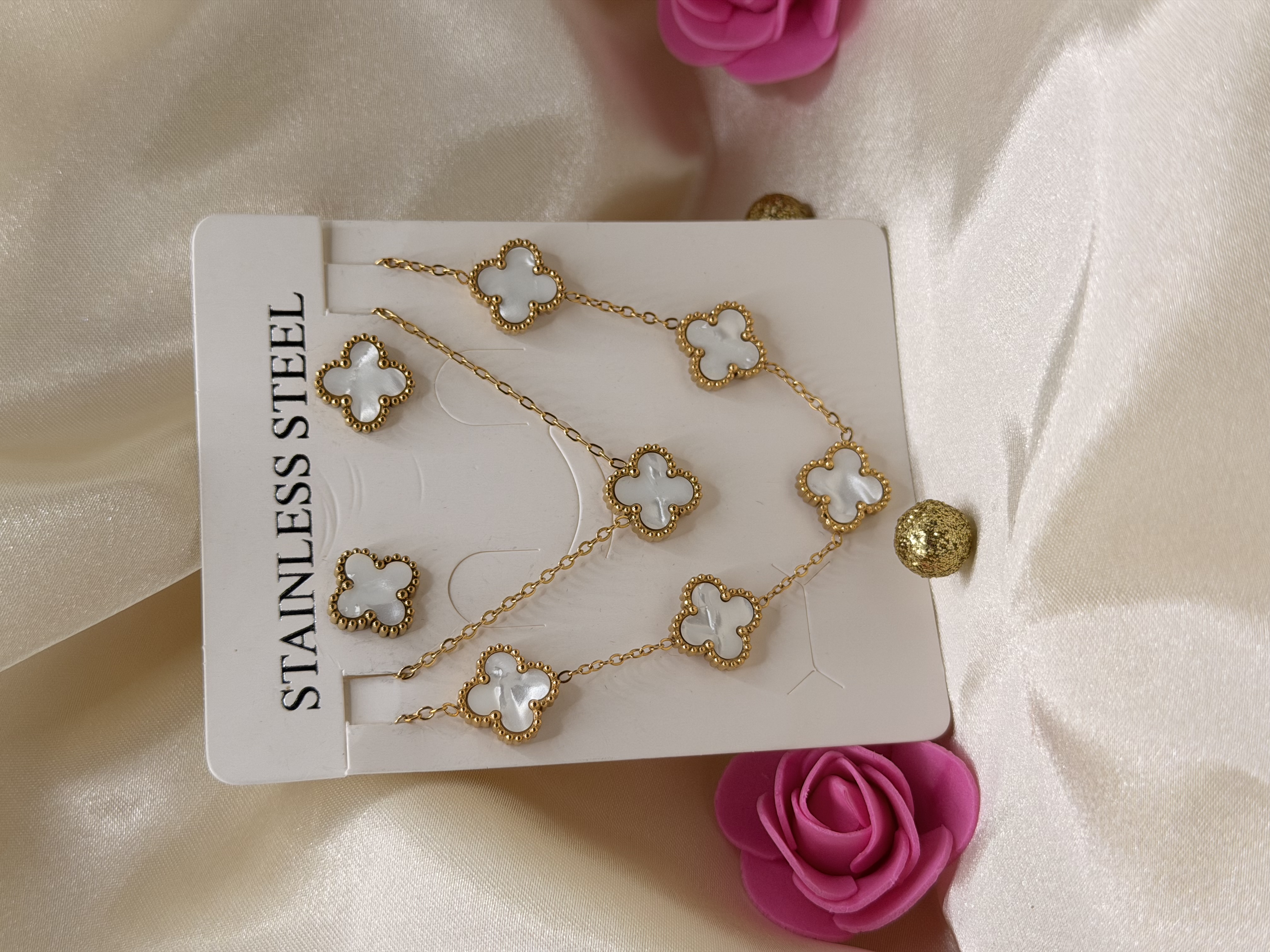 Parure trèfle blanc