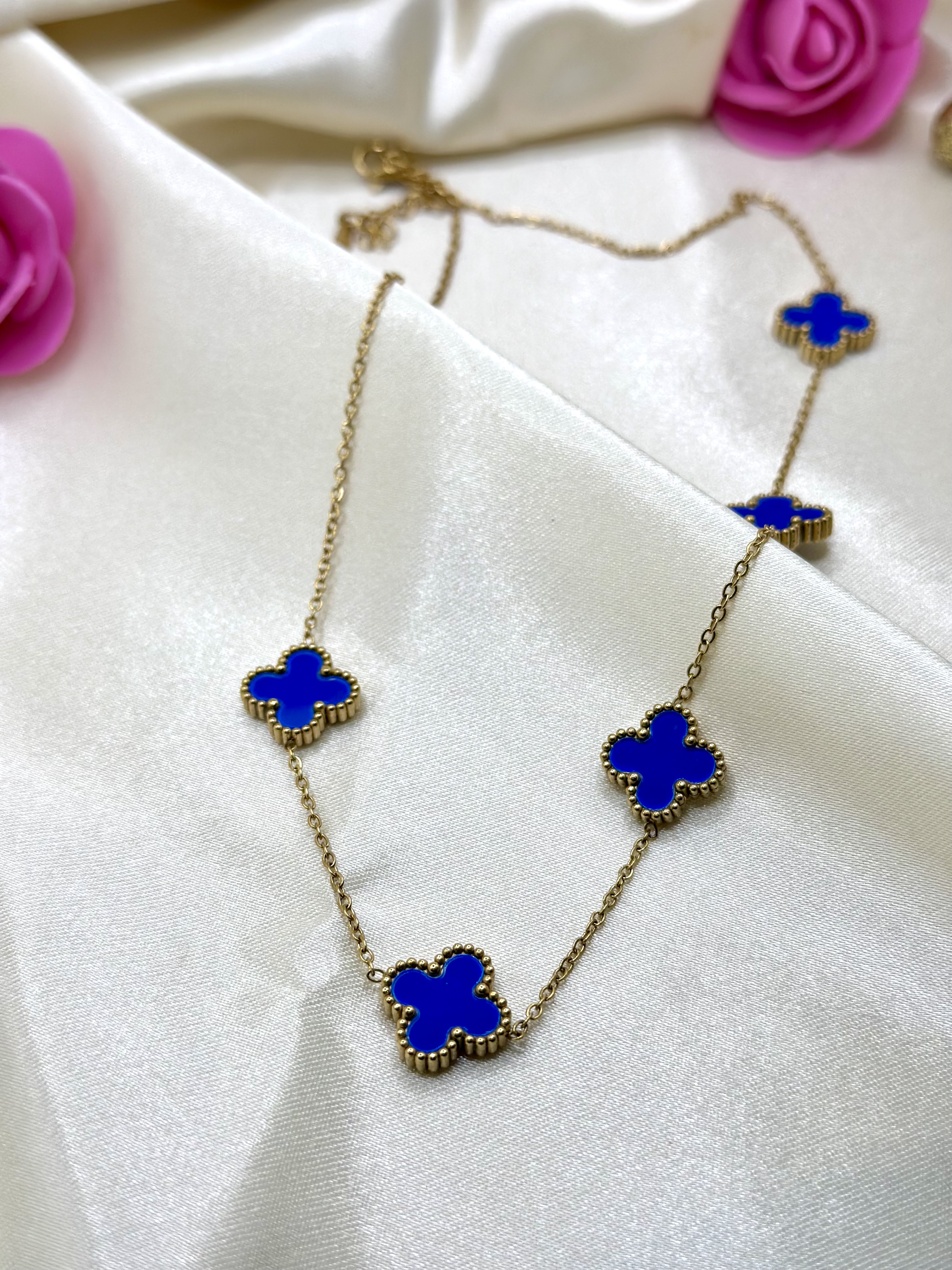 Collier trèfle bleu roi