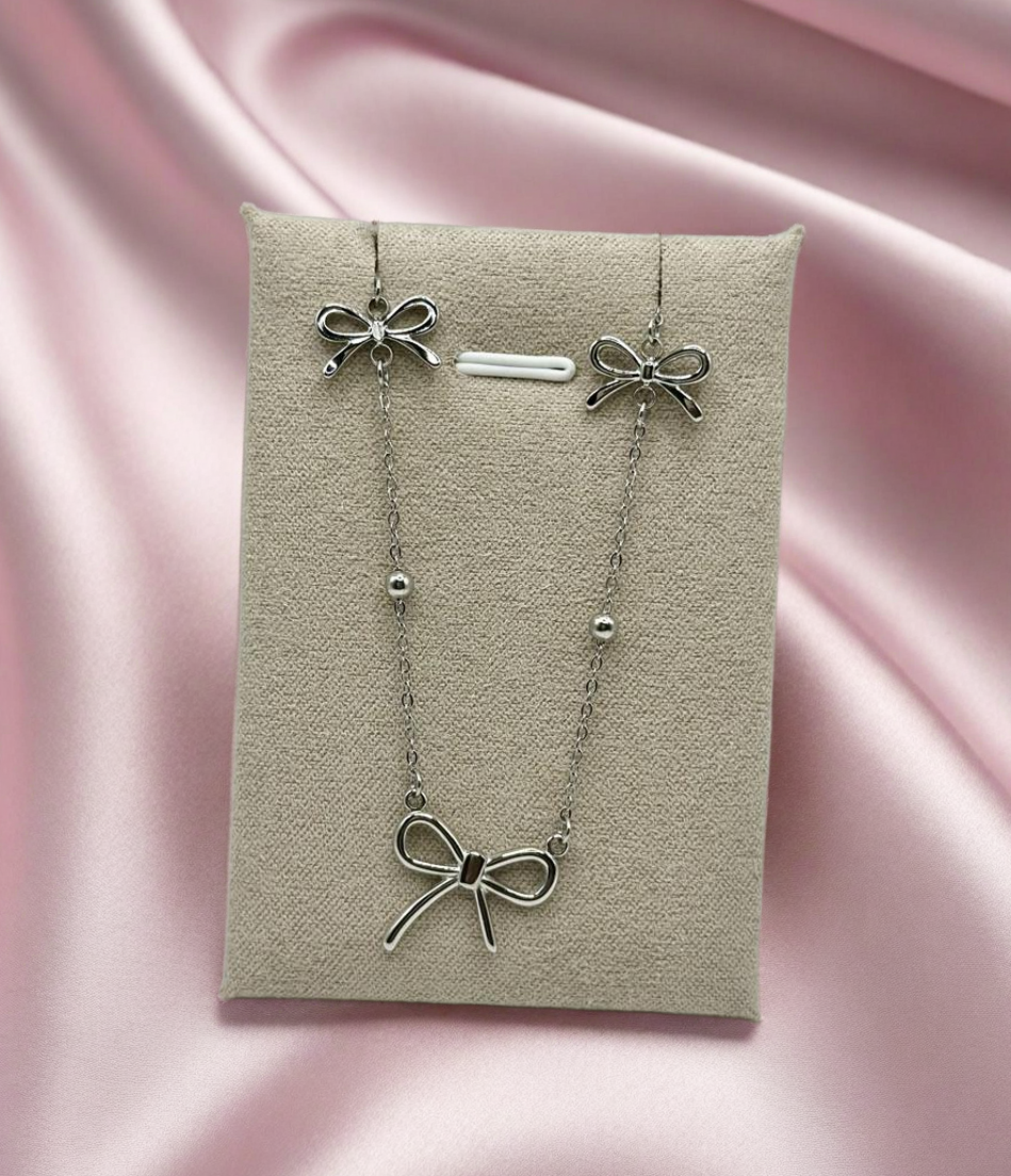 Collier ras de cou noeuds