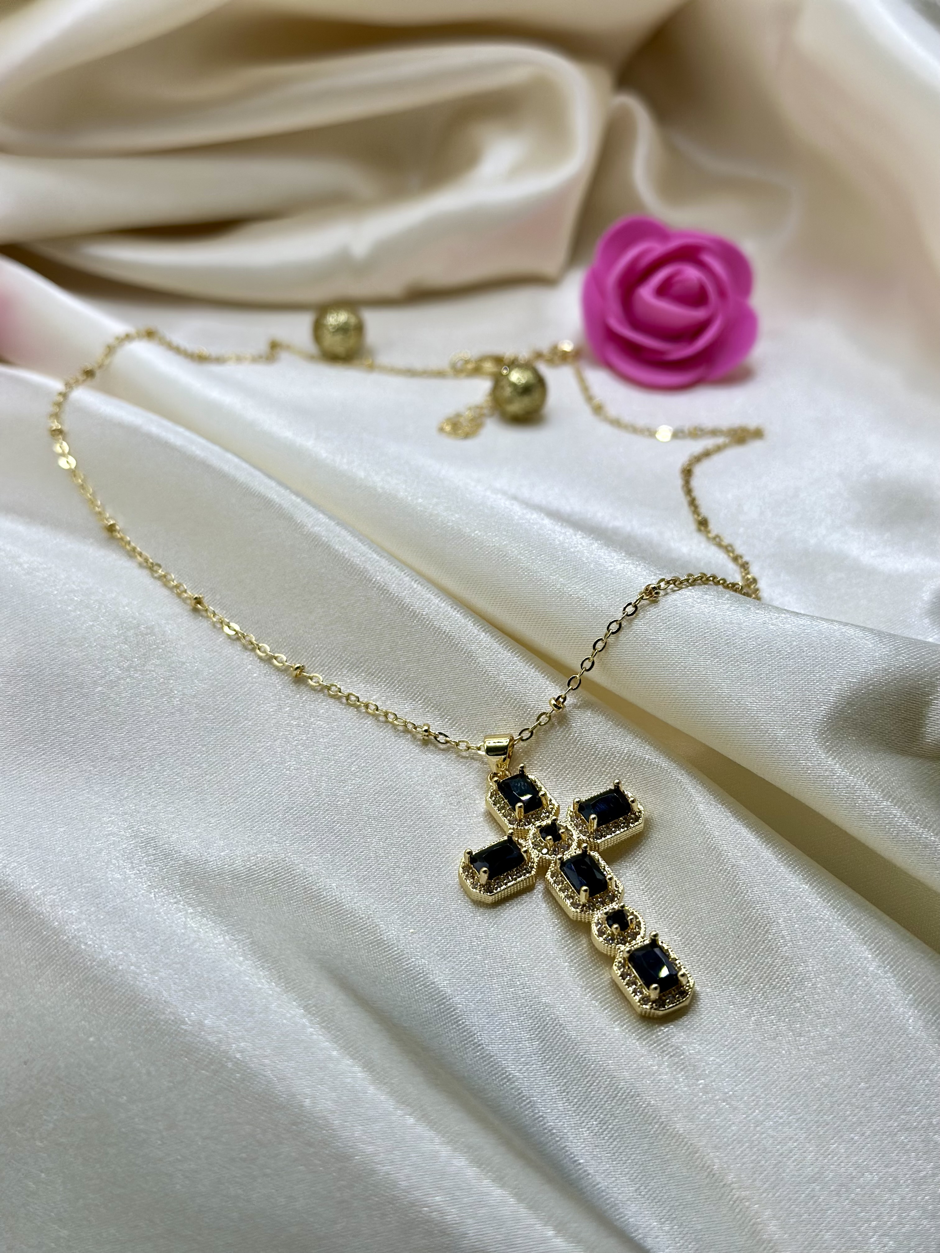 Collier croix Or noir