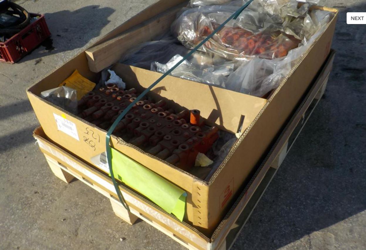 Ekskavatoriaus hidraulinis skirstomasis skydas