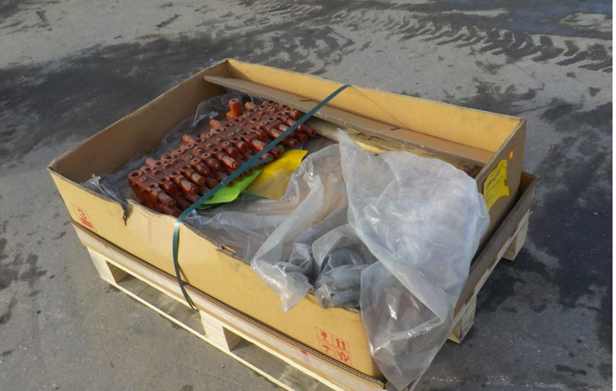 Ekskavatoriaus hidraulinis skirstomasis skydas