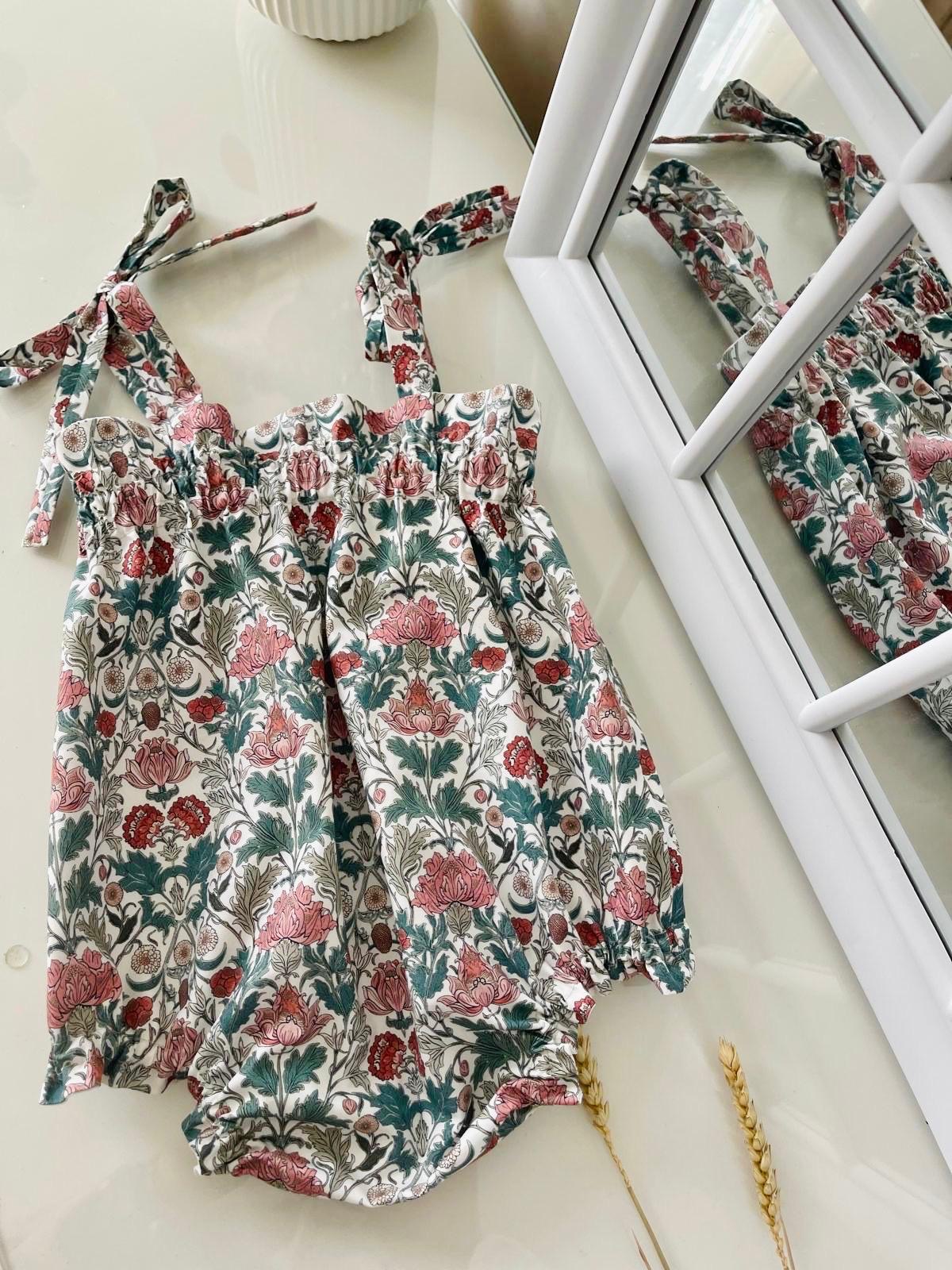 Ranita de tirantes con lazada