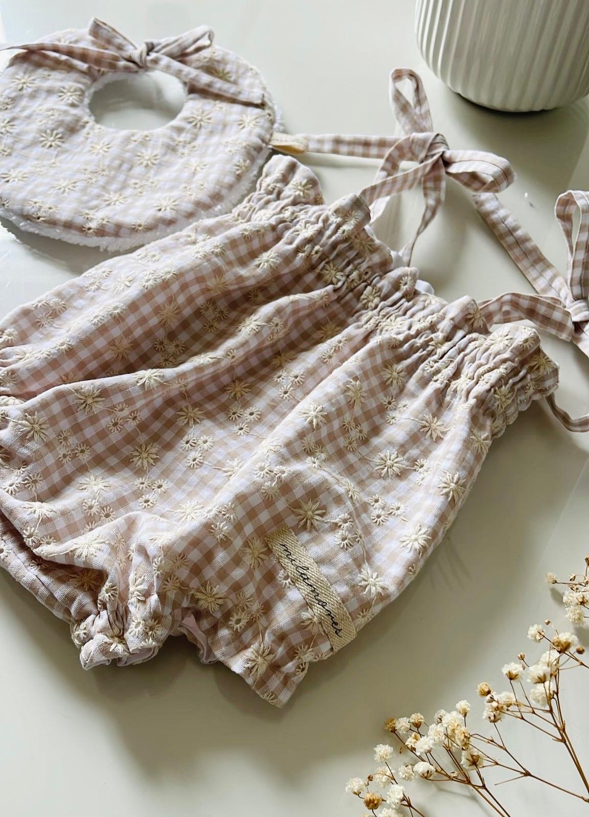 Ranita de tirantes con lazada
