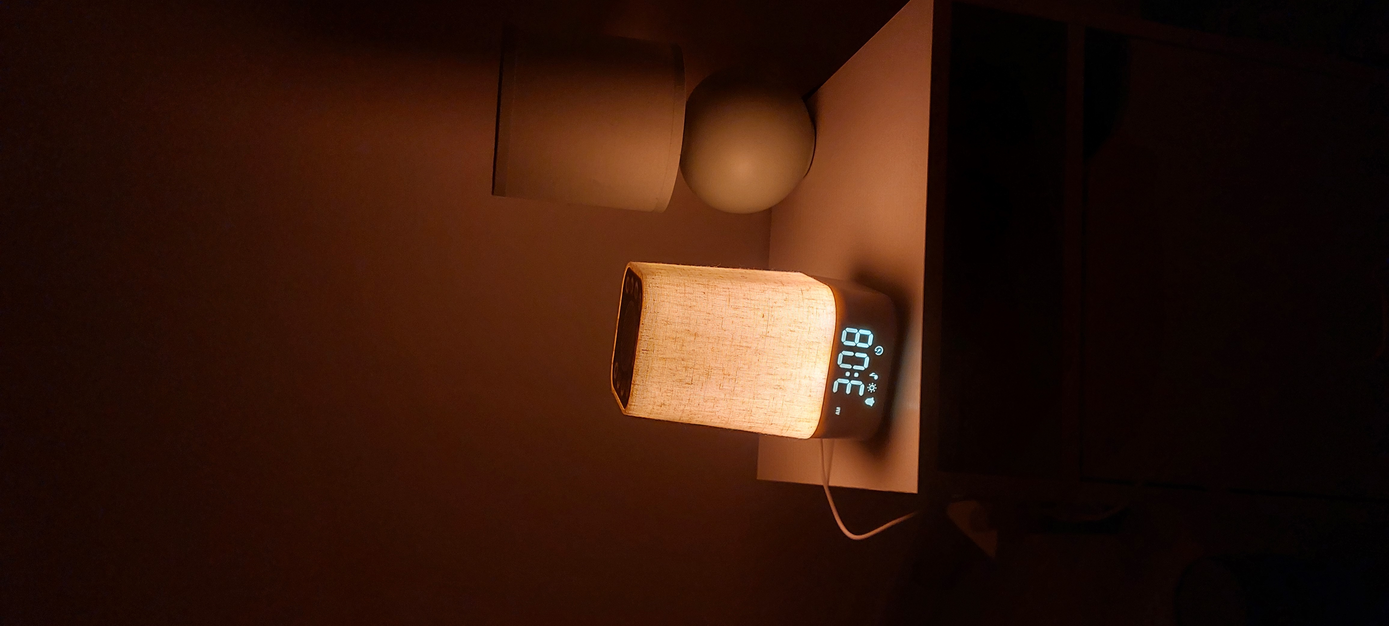 Lampe de chevet intelligente