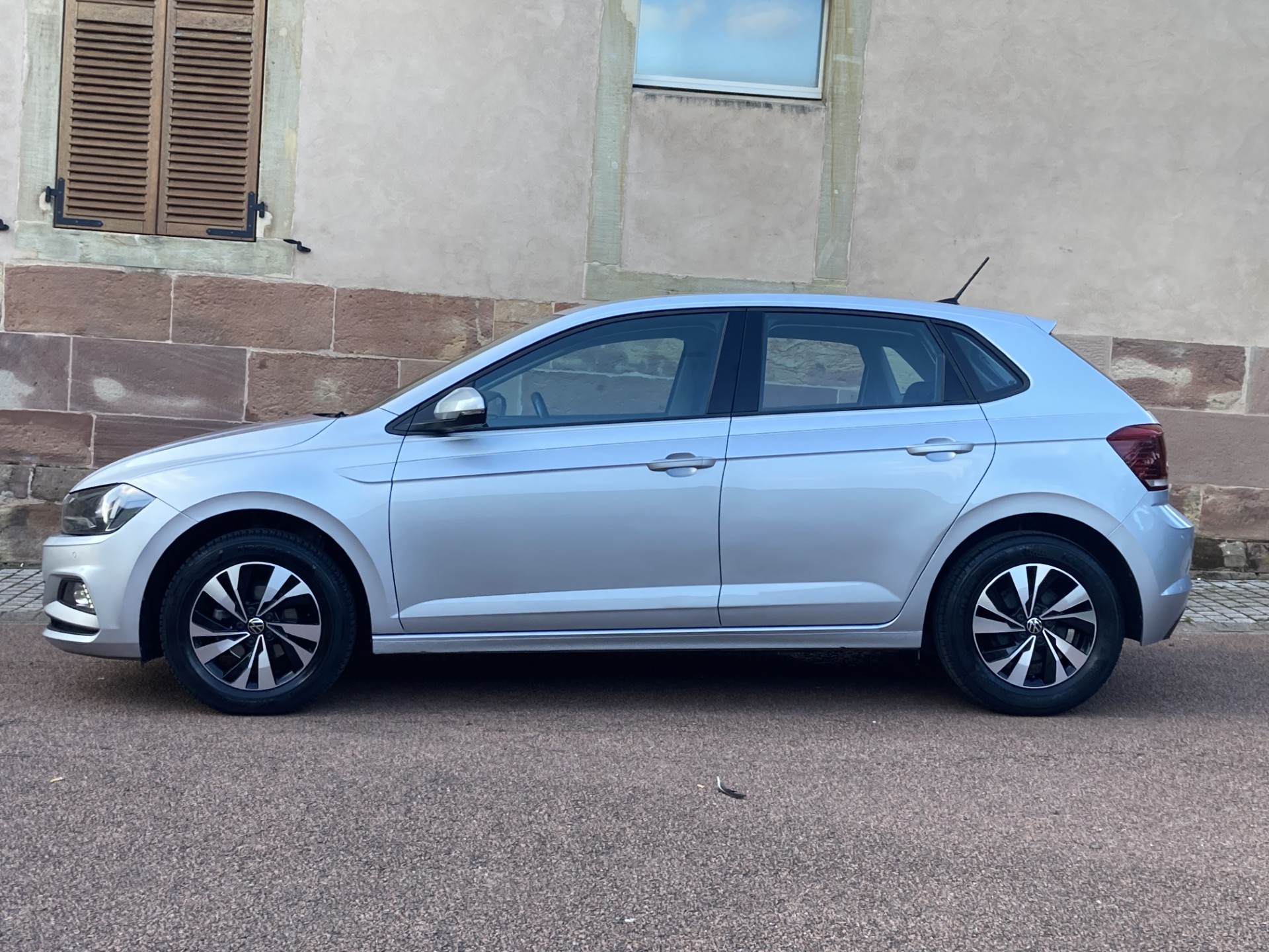 Volkswagen POLO 1.0 TSI 95 LOUNGE BVM5