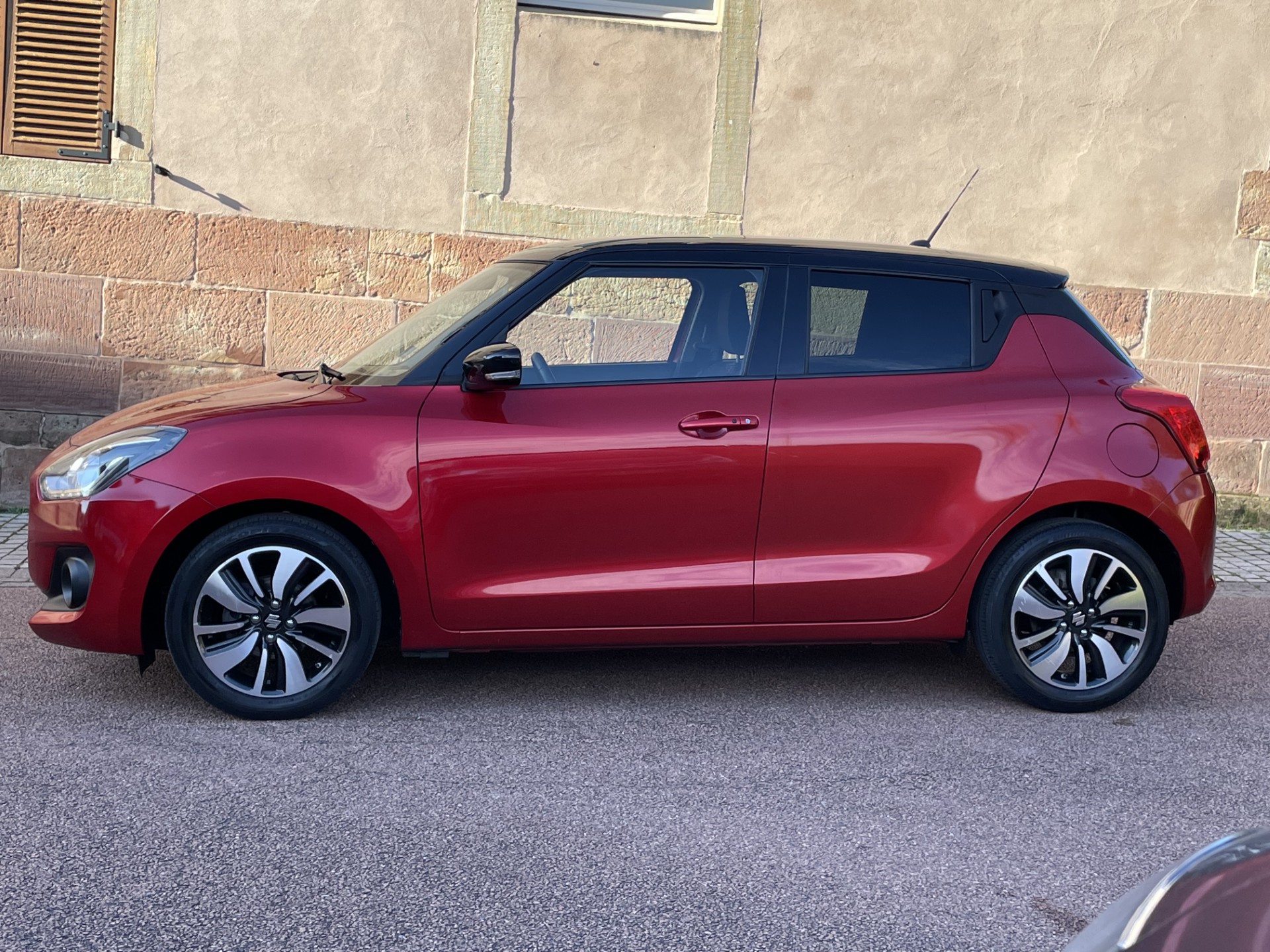 SUZUKI Swift 1.2 Dualjet Hybrid 90 PACK