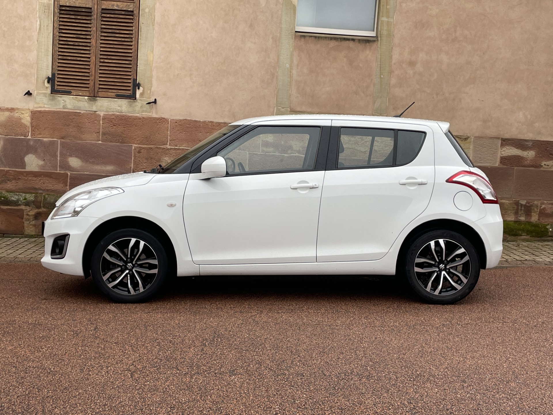 Suzuki Swift 1.2 VVT GLX 94ch BVM5 4X4