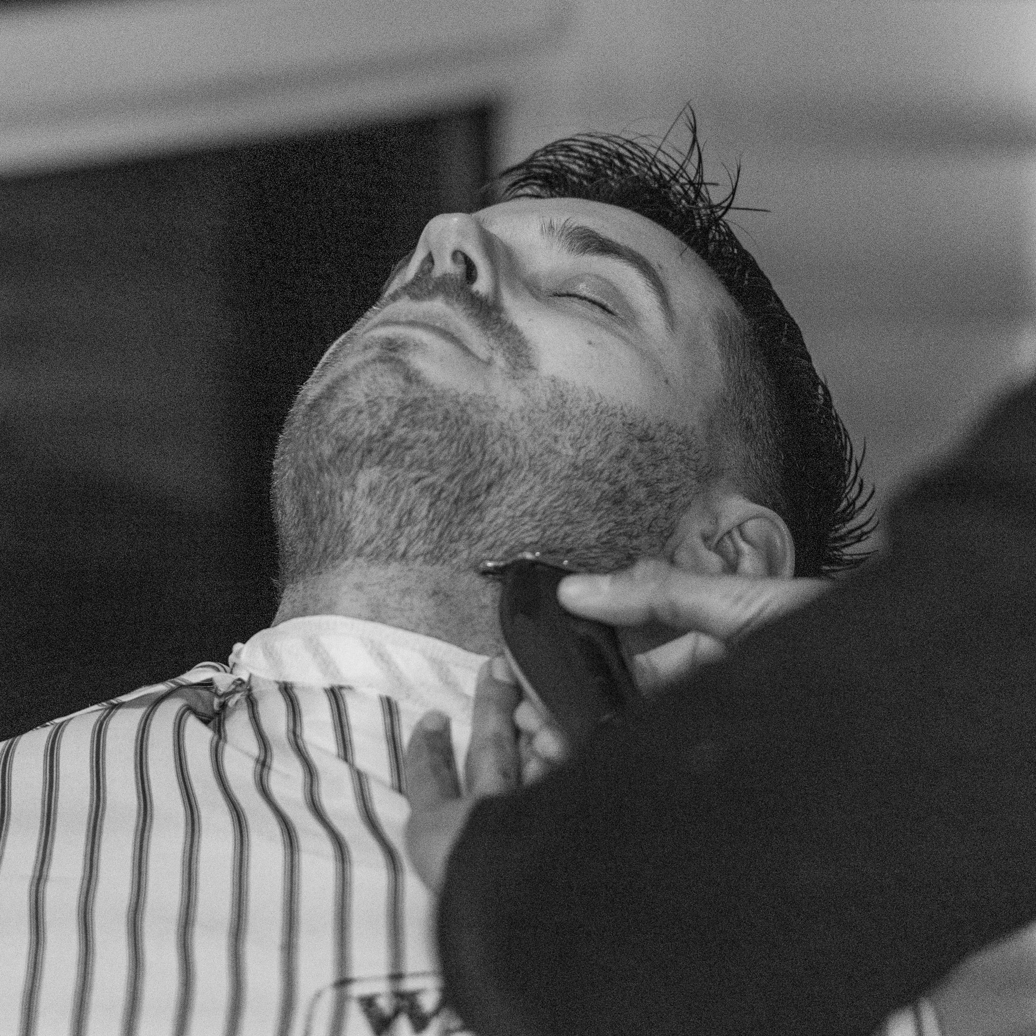 Head shave + baard trimmen