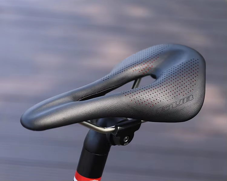GUB 1136 SADDLE