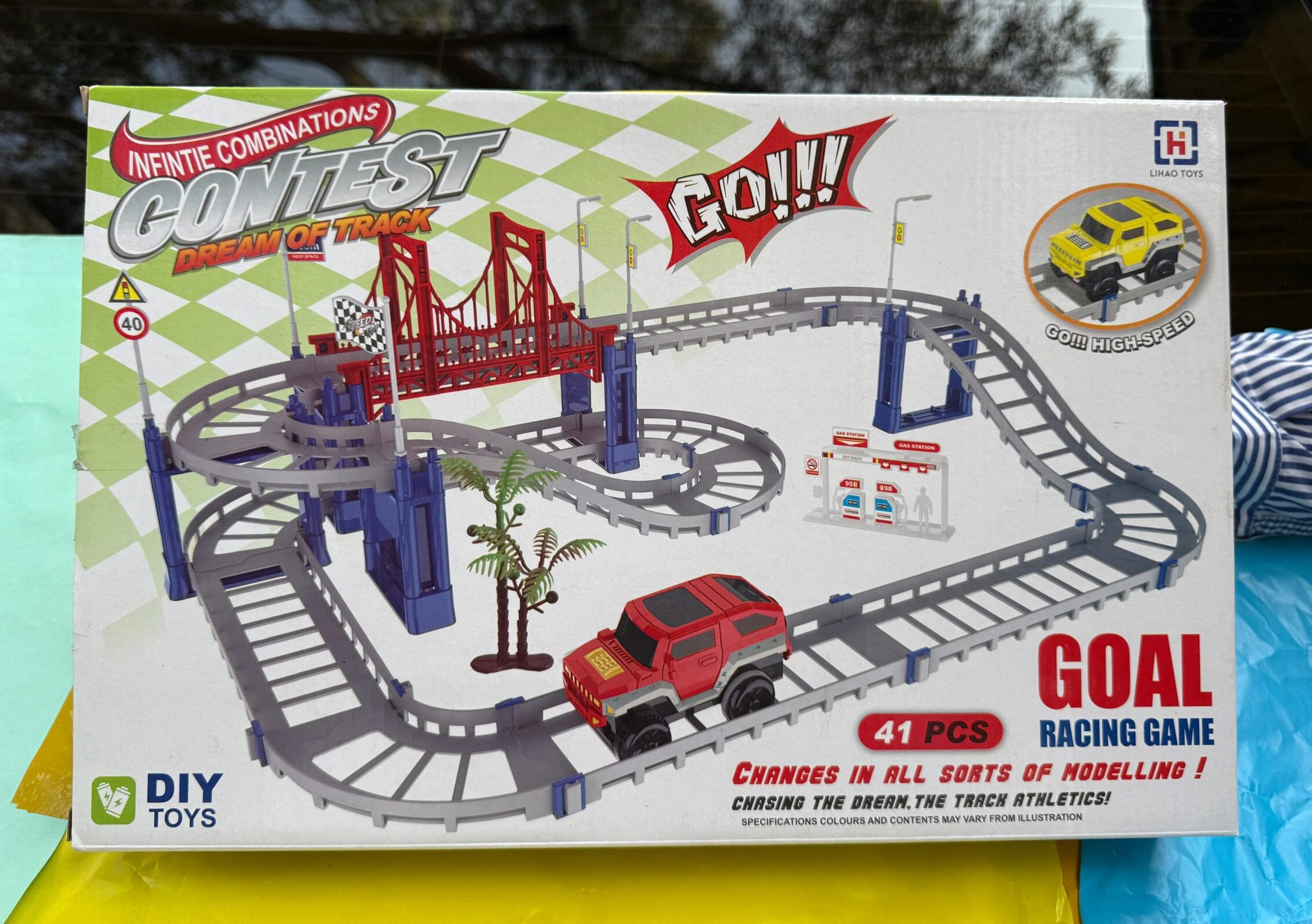 Contest Dream of Track Racing Game – 41-Piece DIY Track Set