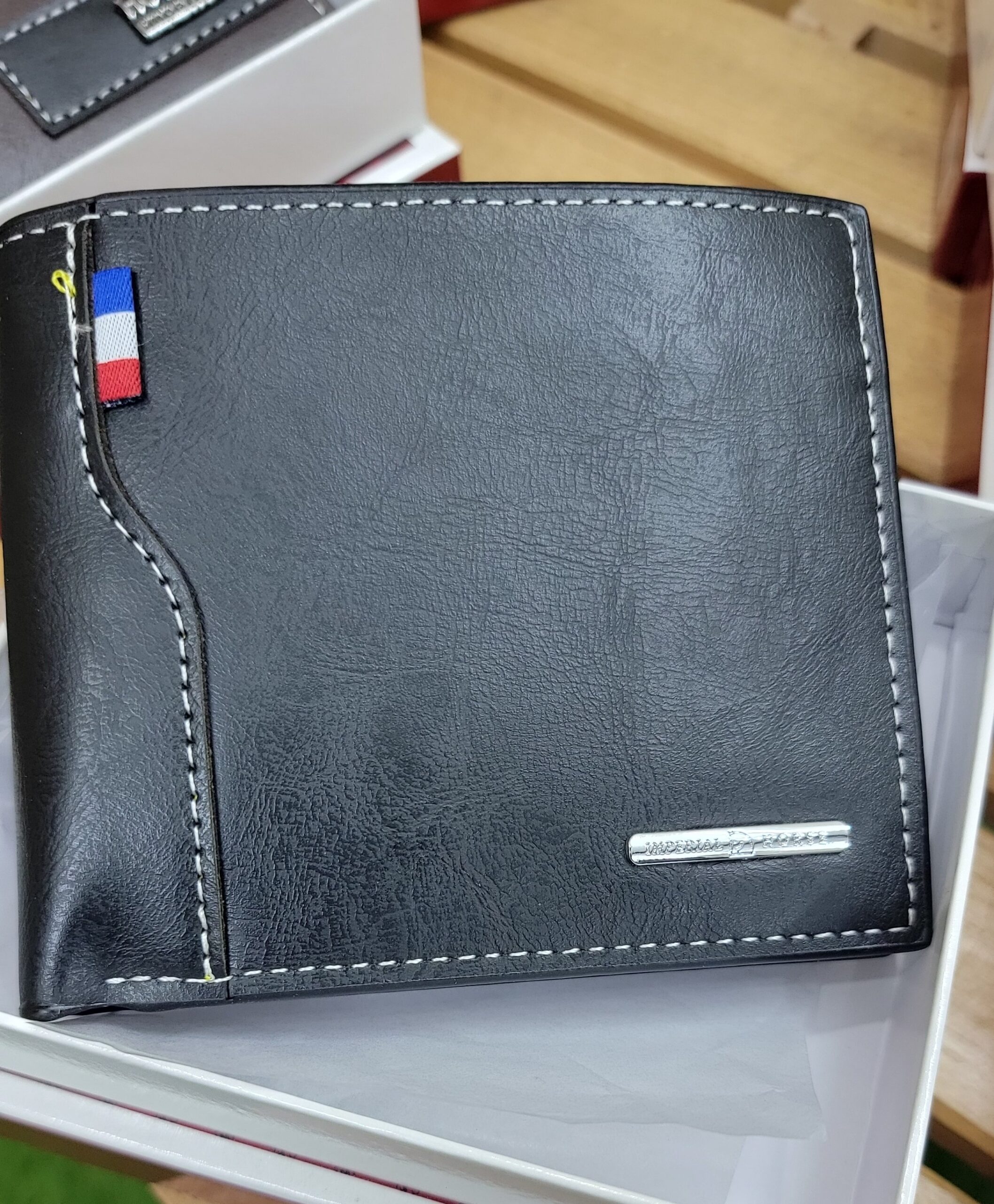 Men's Classic Leather Wallet with Minimalist Design
