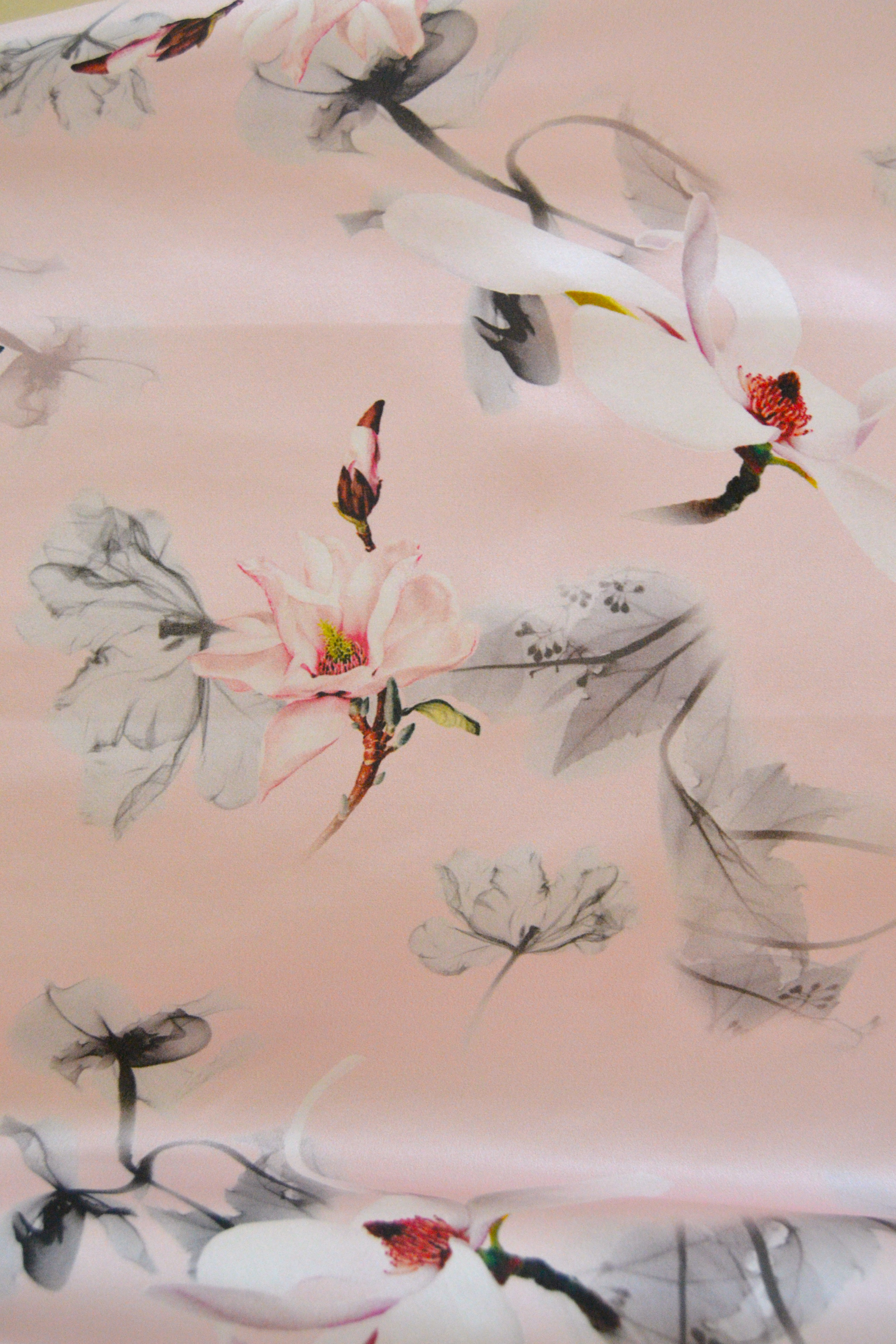 Šilko skarelė "Magnolija"