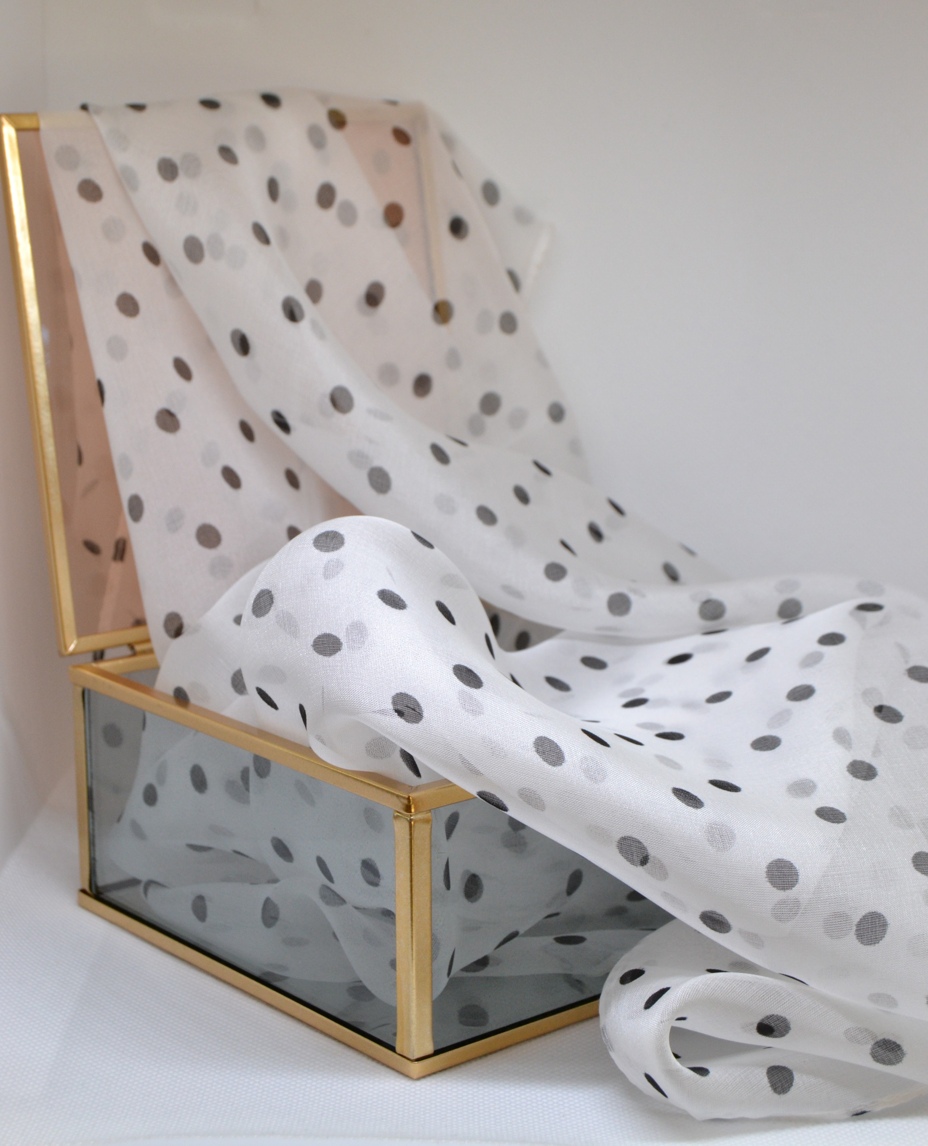 Šilko skarelė "Retro"