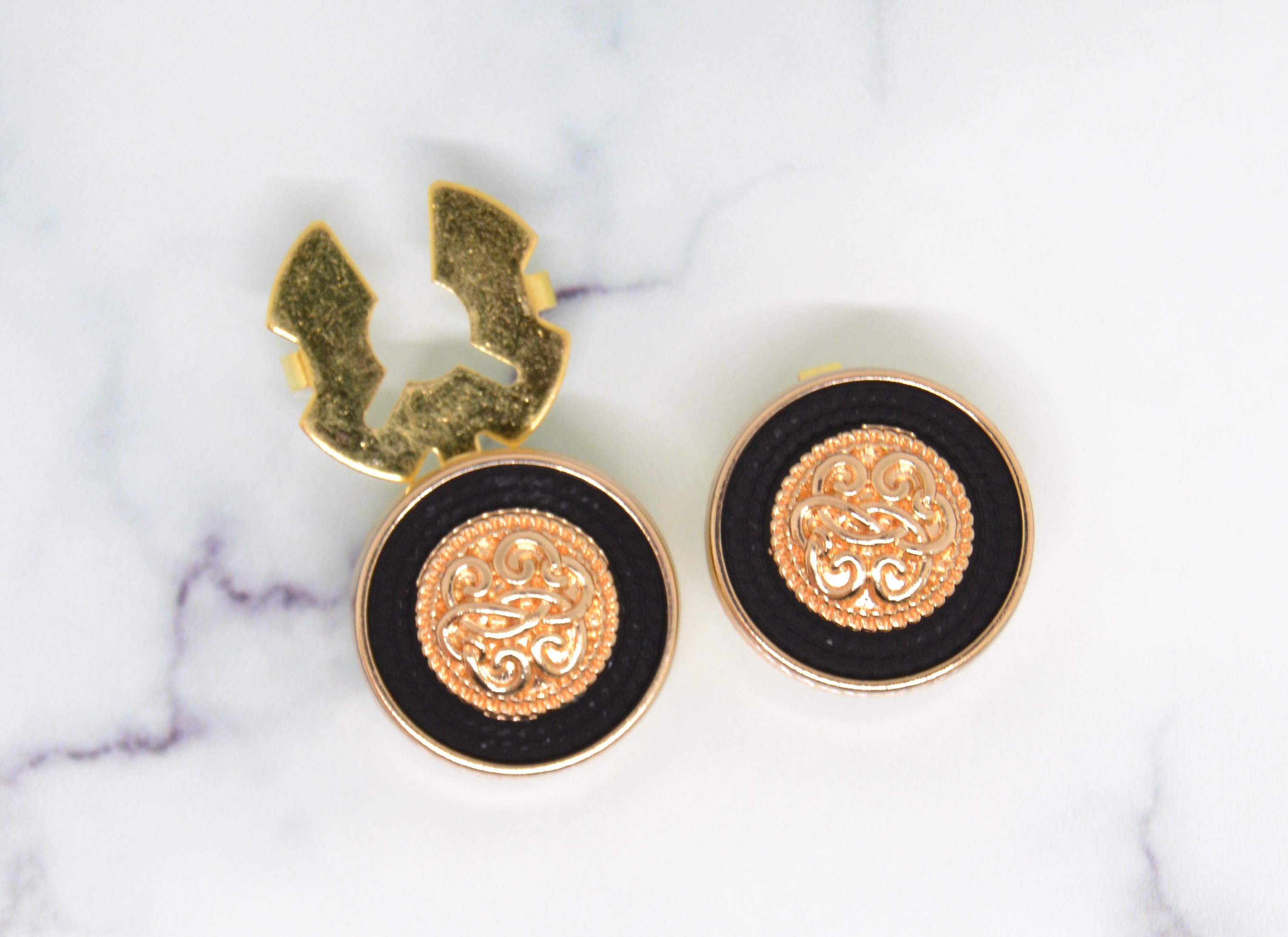 Vintažiniai sagų klipsai