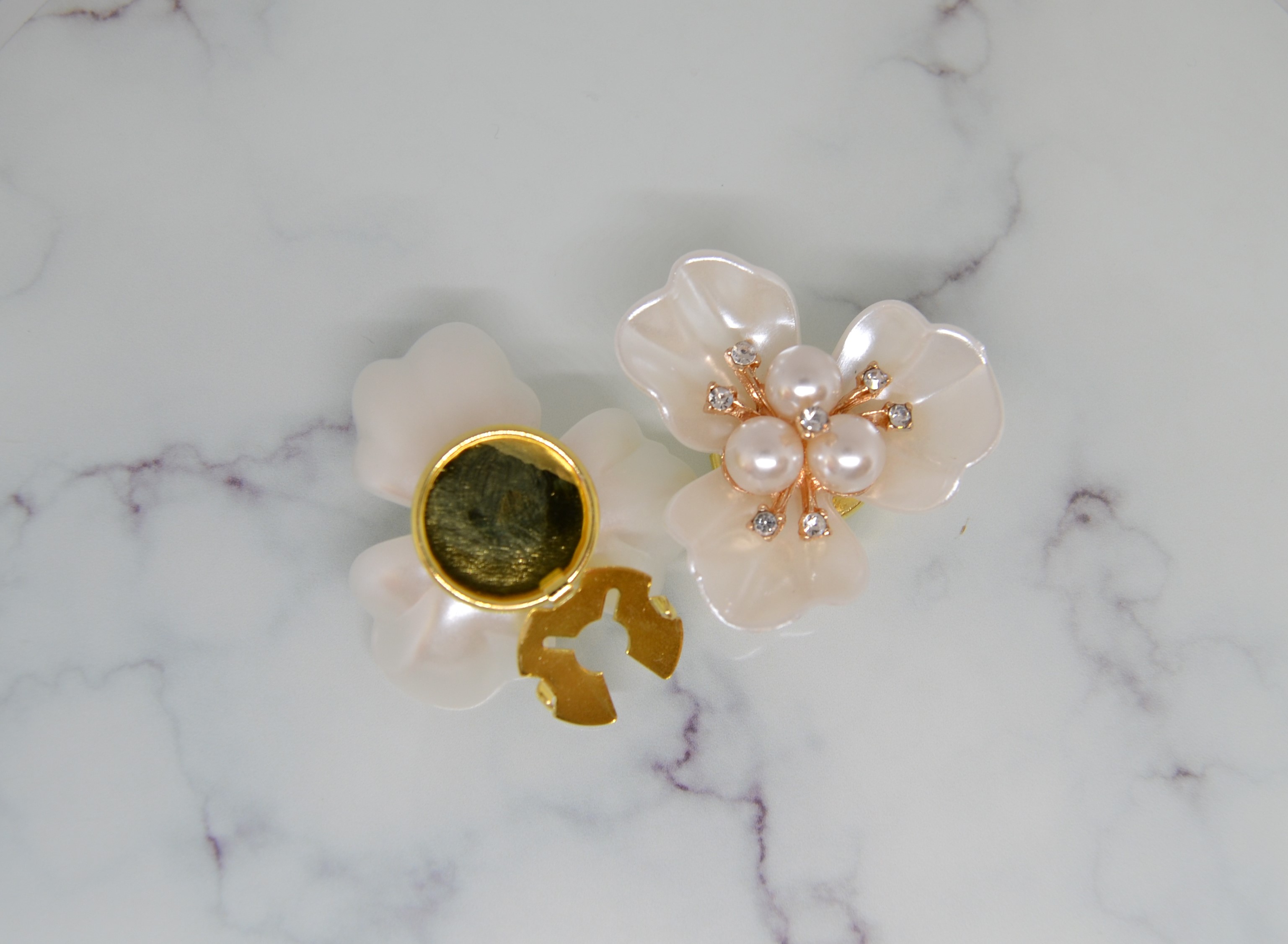 Nuostabūs sagų klipsai