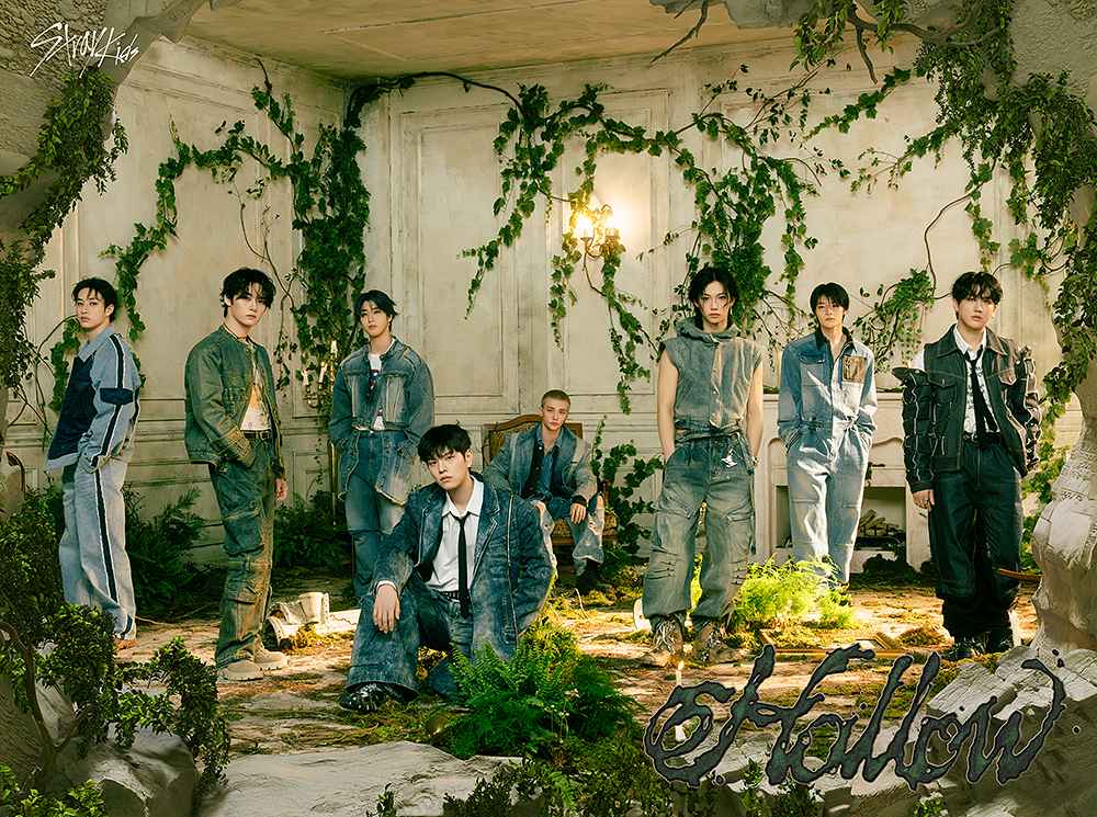 Stray Kids Hollow Japan 3rd Mini Album [Version A]