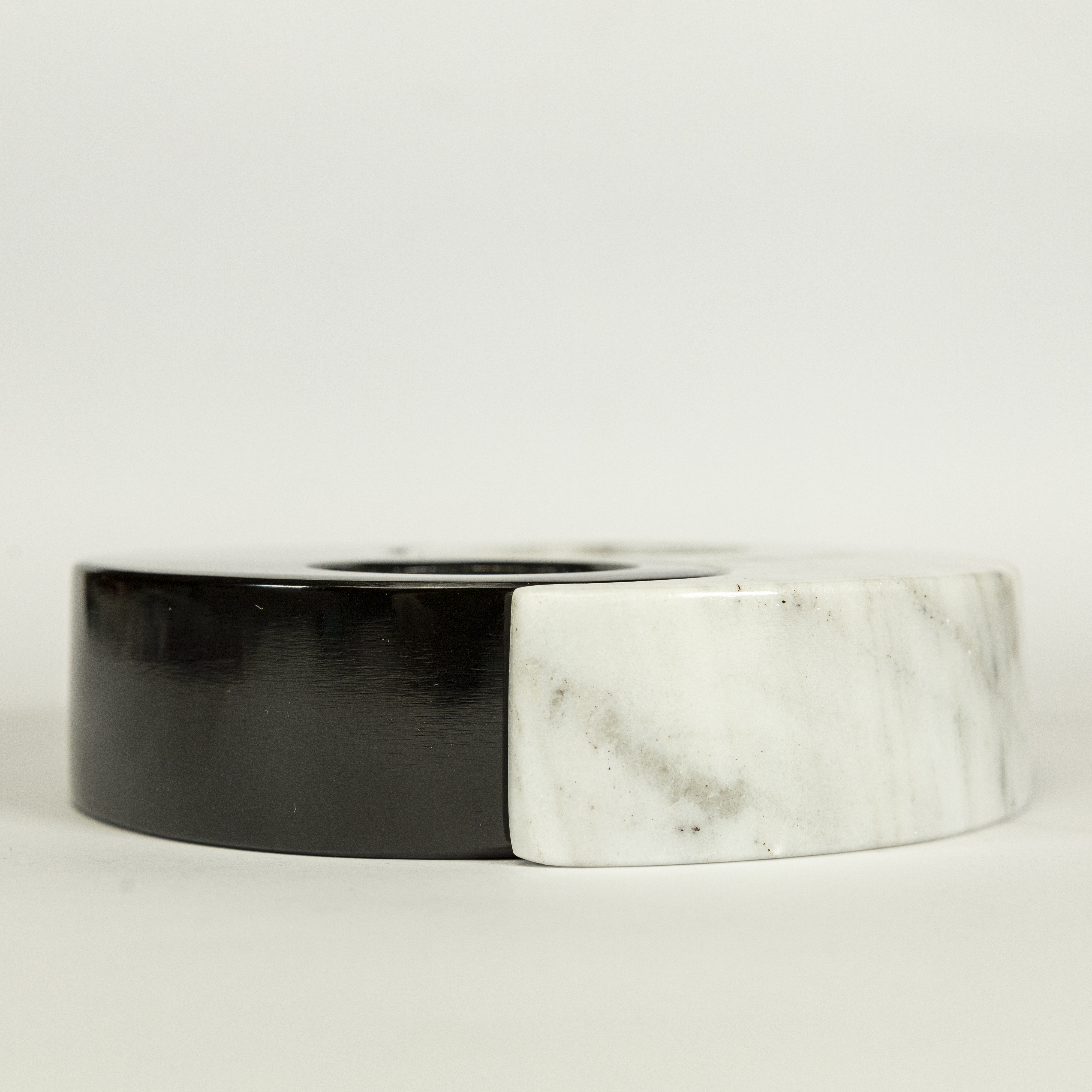 Ying-Yang Candle Holder