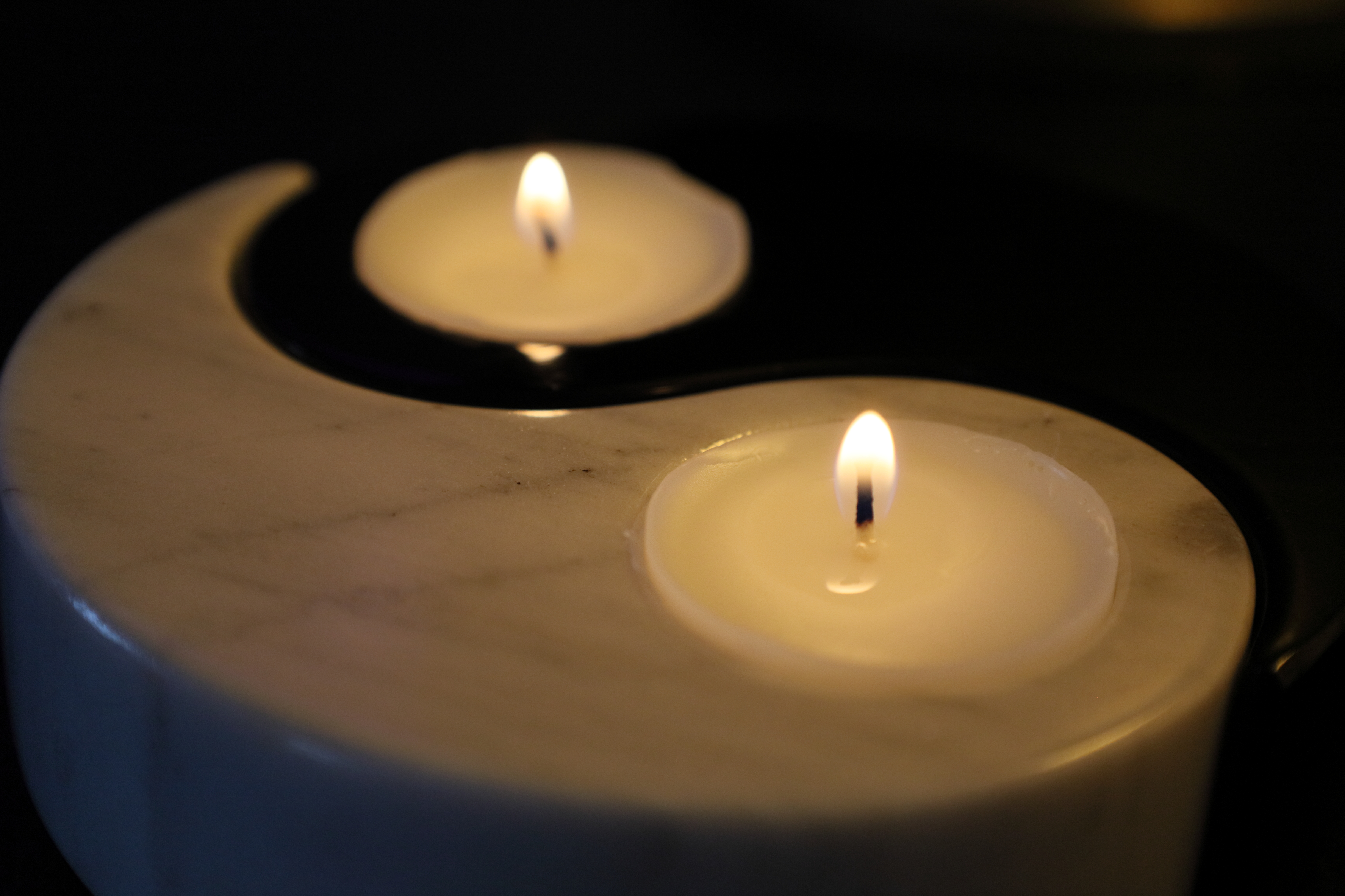 Ying-Yang Candle Holder