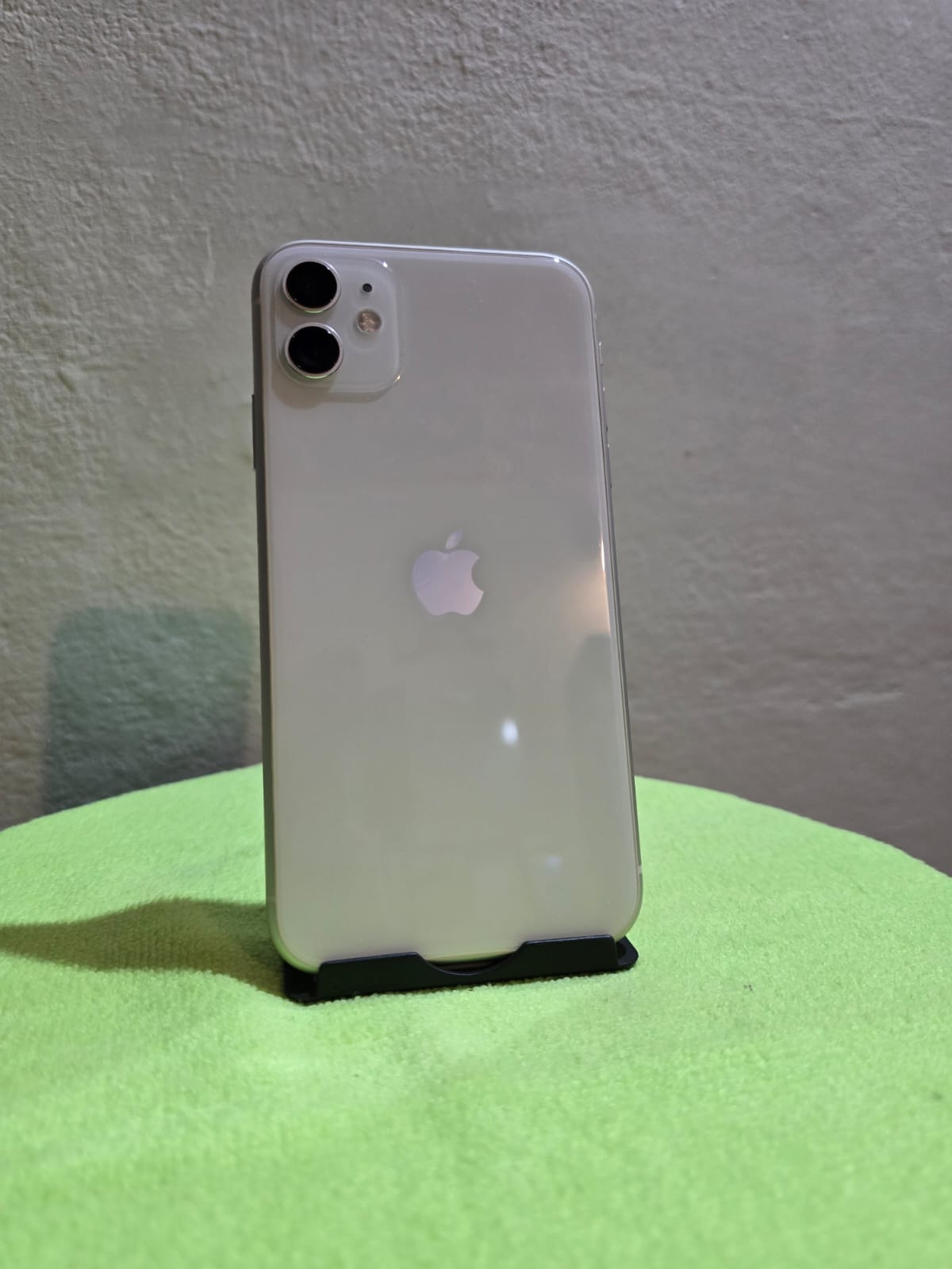 11 128GB CON 100% BATERIA