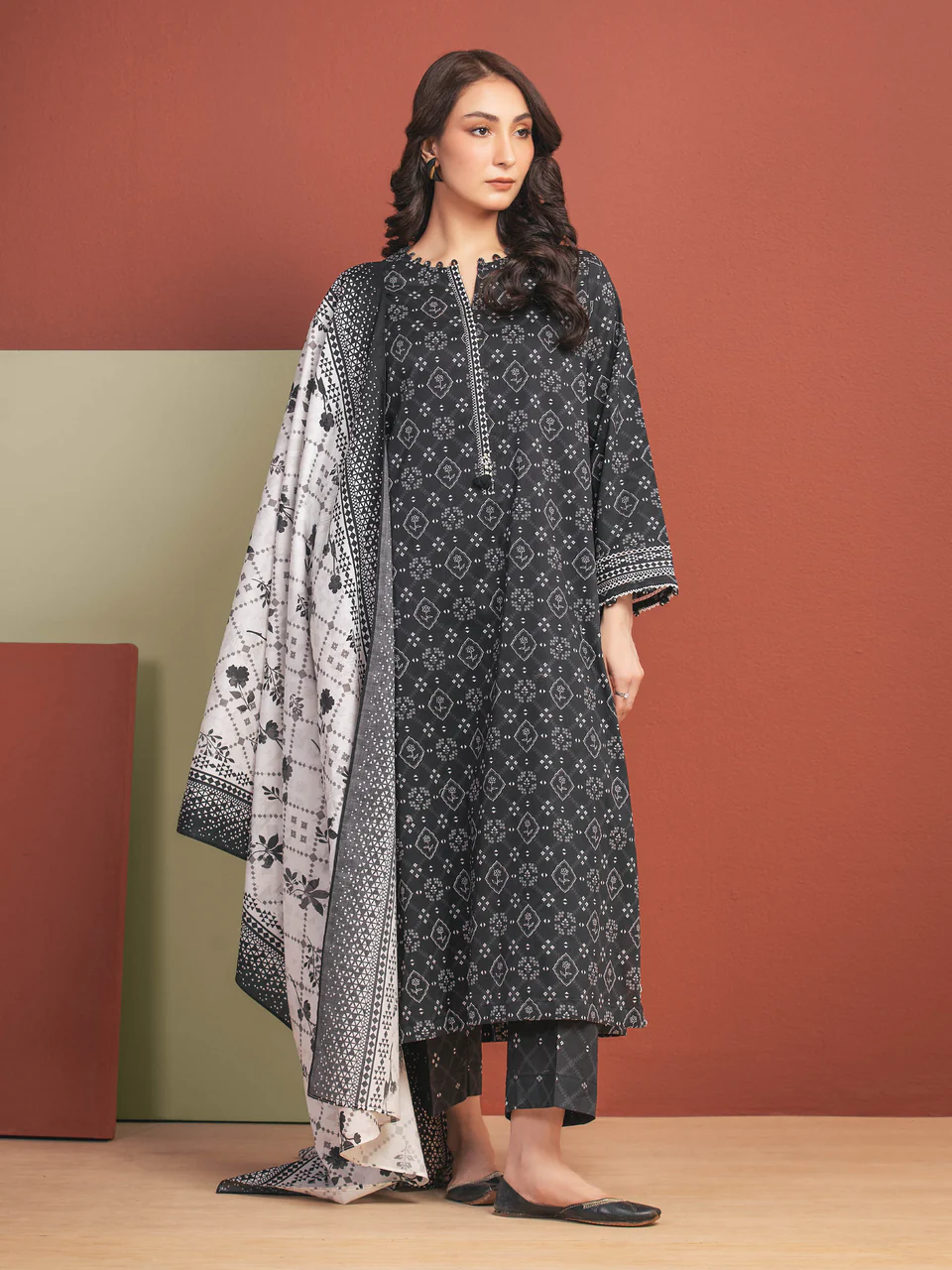 Edenrobe Premium Unstitched Printed Lawn 3 Piece