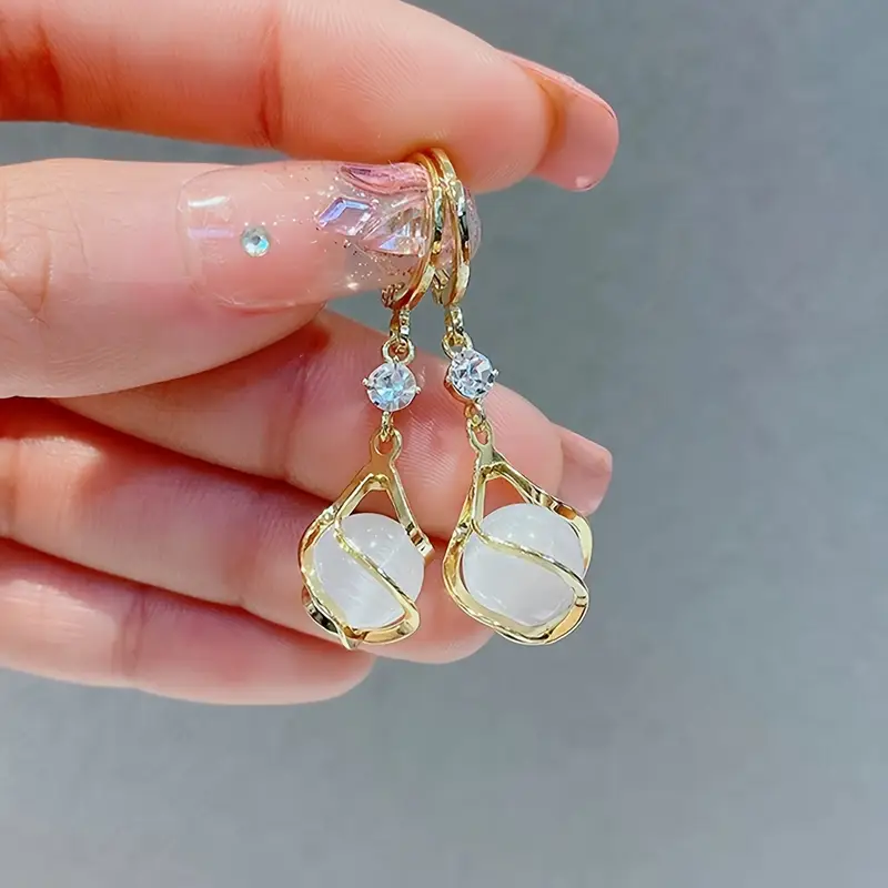 Elegant and Lightweight Crystal