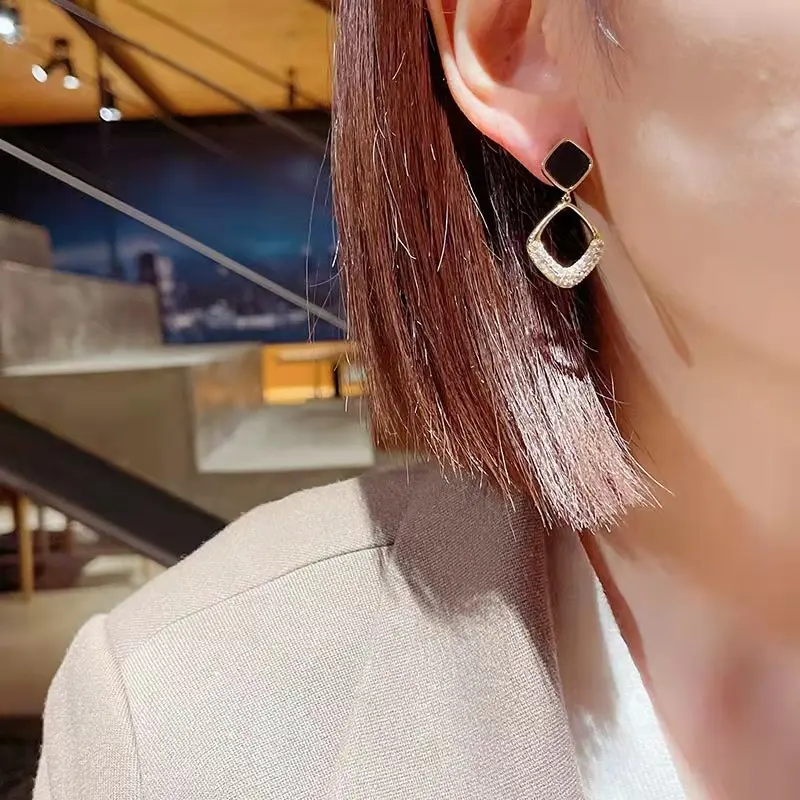 Elegant and Lightweight Crystal