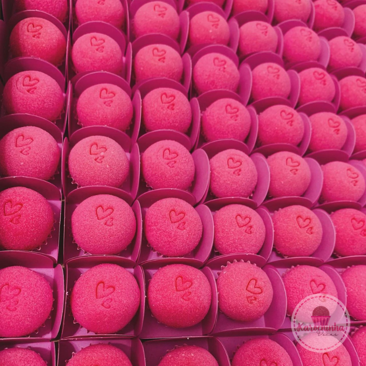Cento de Brigadeiro Bicho de Pé – Karochinha Doces