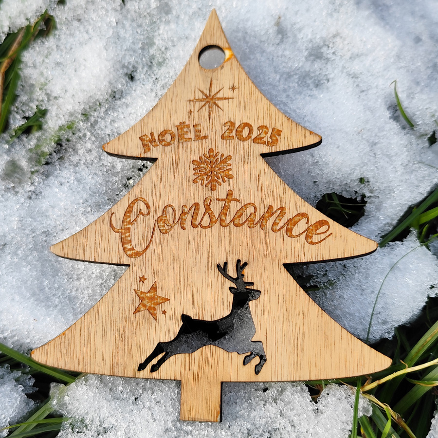 Boule de Noël sapin personnalisée en bois - Prénom gravé - Décoration fait main