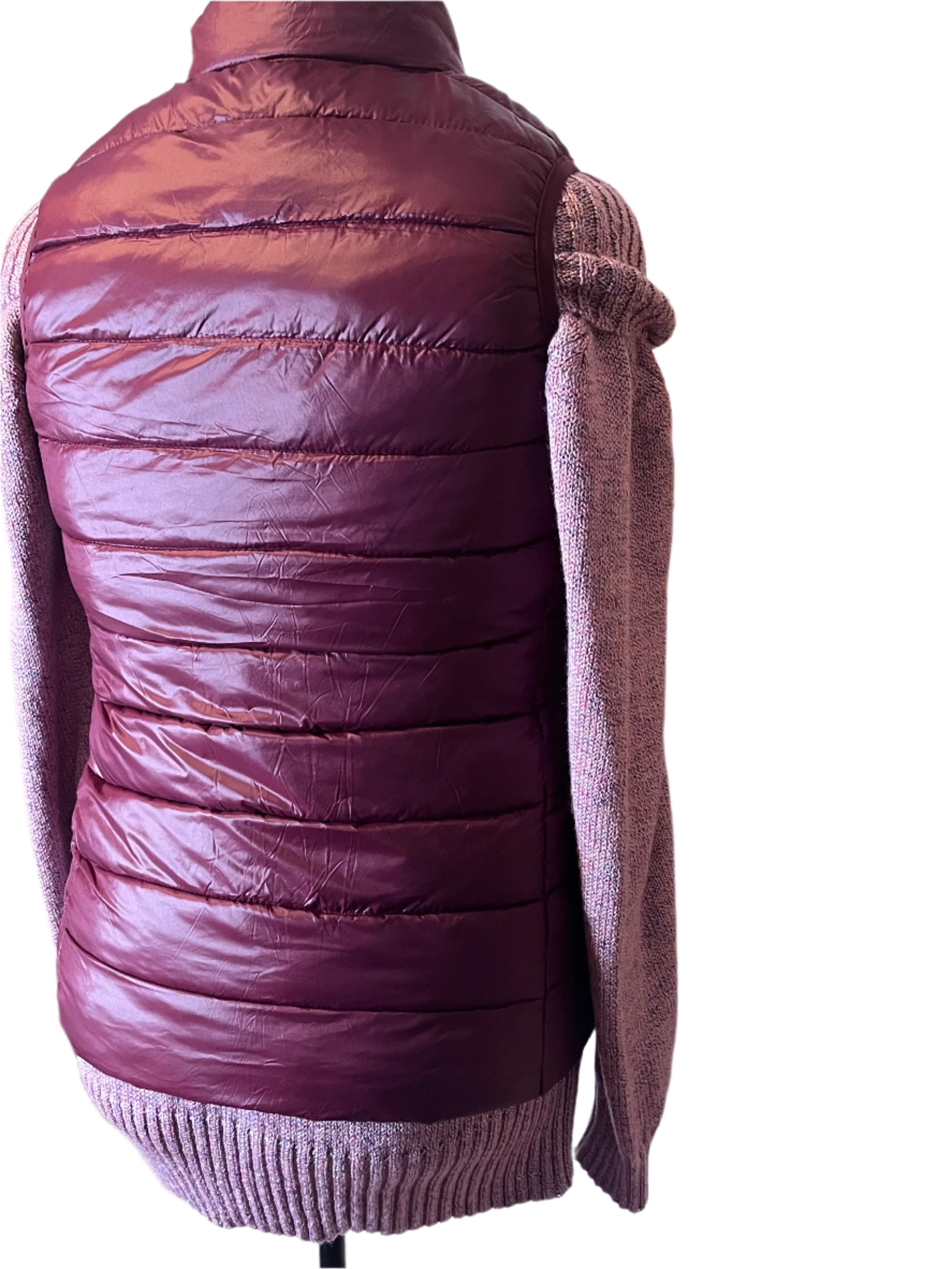 Burgundy Outwear Vest with side pockets and zipper closure (Size Medium)
