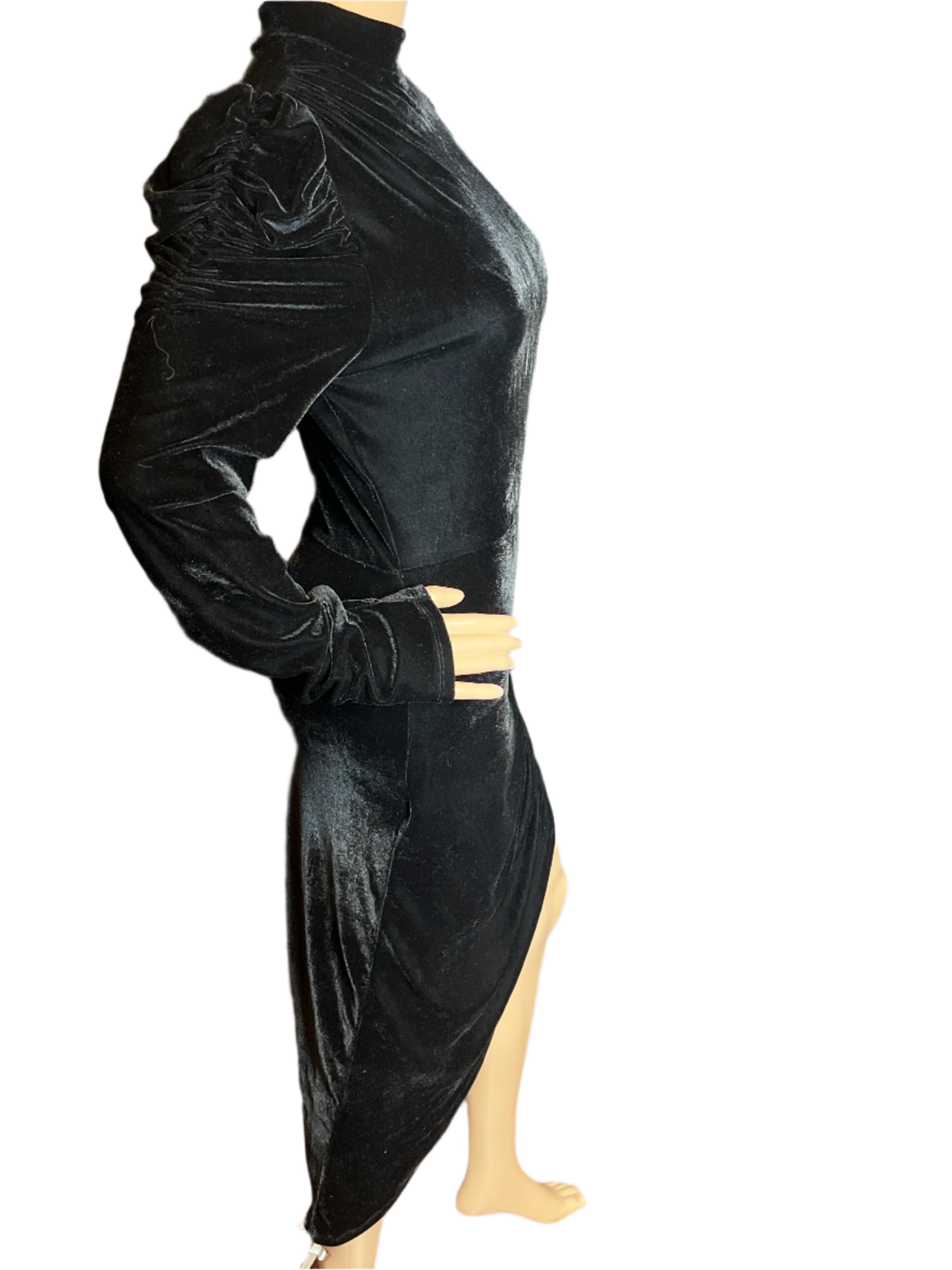 Fashion Nova- Elegant Black Velvet Dress(size L)