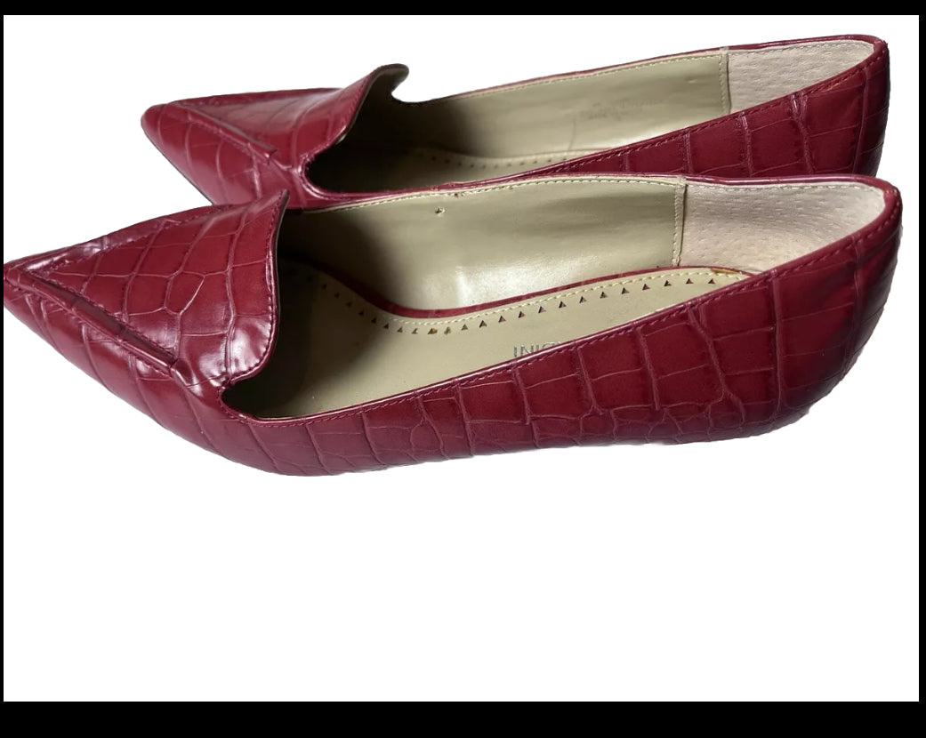 Red crocodile embossed leather loafers (size 8)