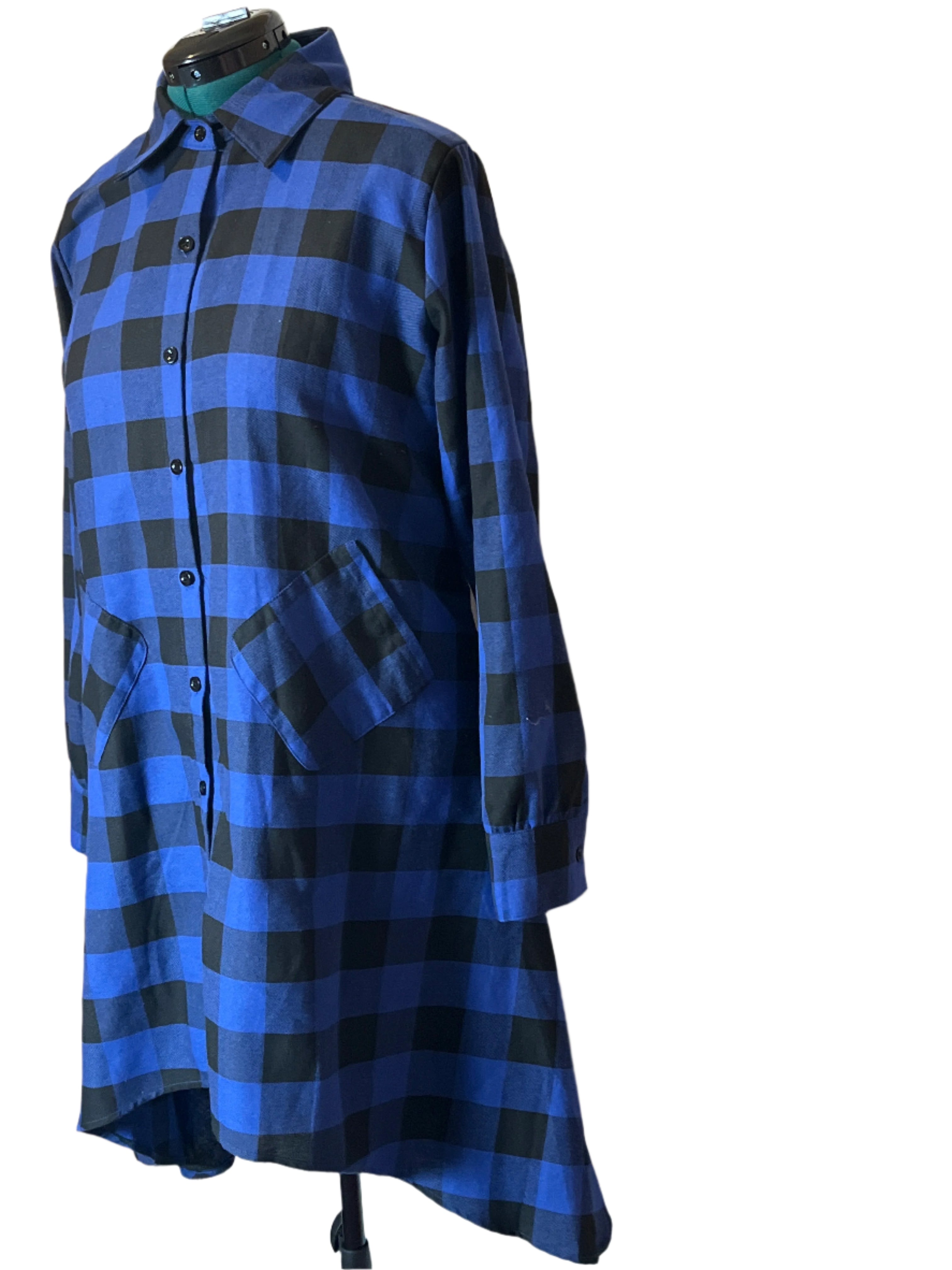 Q125-Blue and Black Checkered Long Shirt