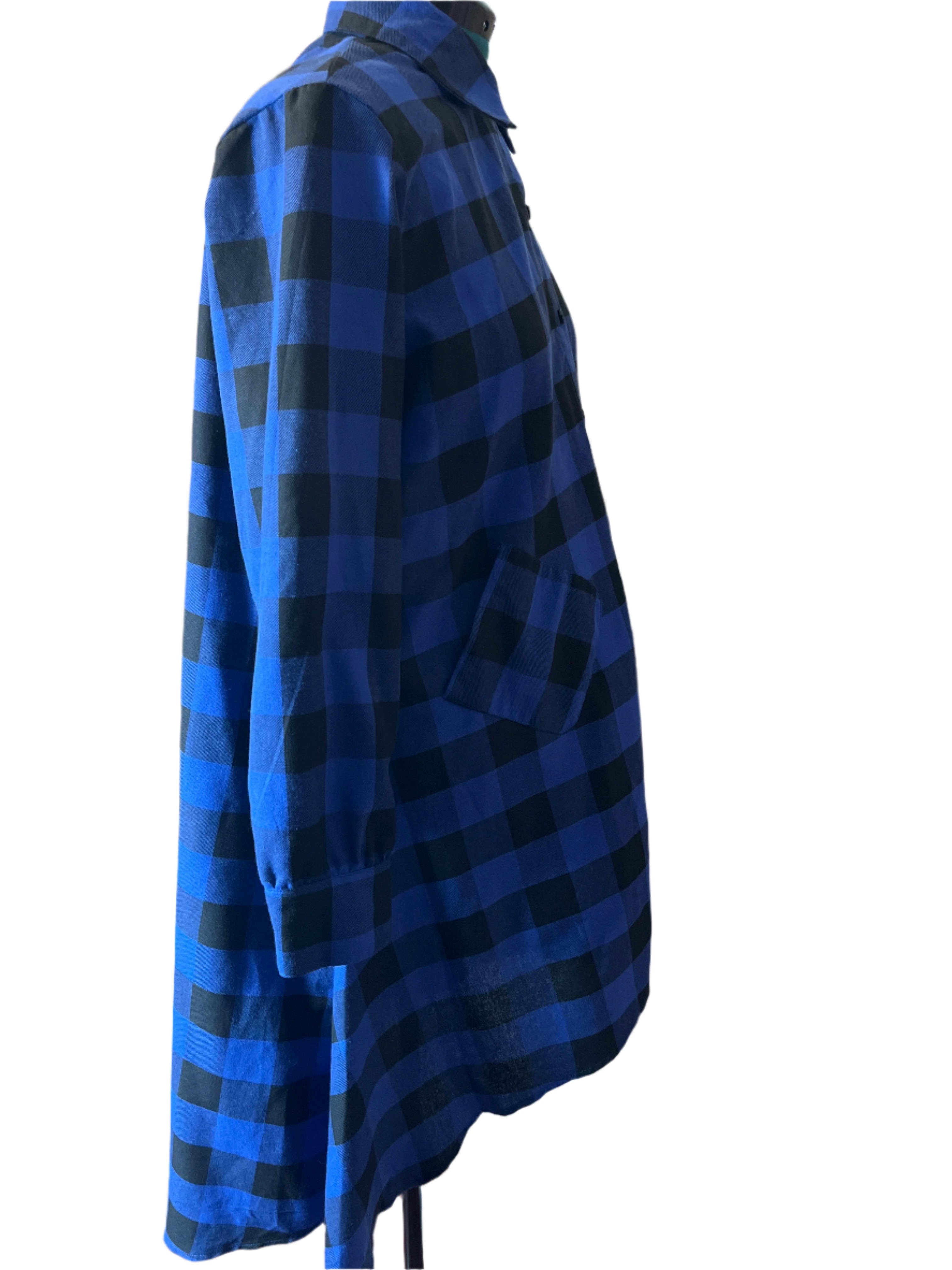 Q125-Blue and Black Checkered Long Shirt