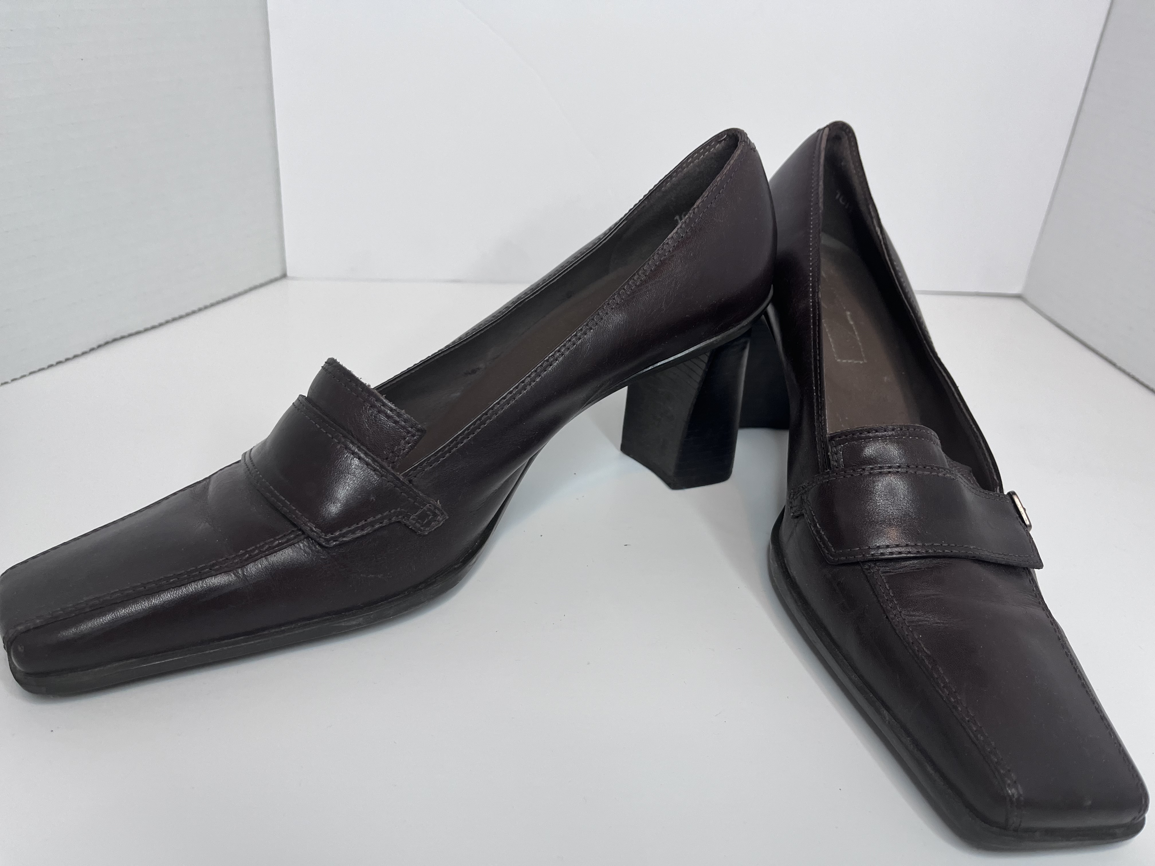 Brown Women’s Formal Leather Shoes(size 10M)