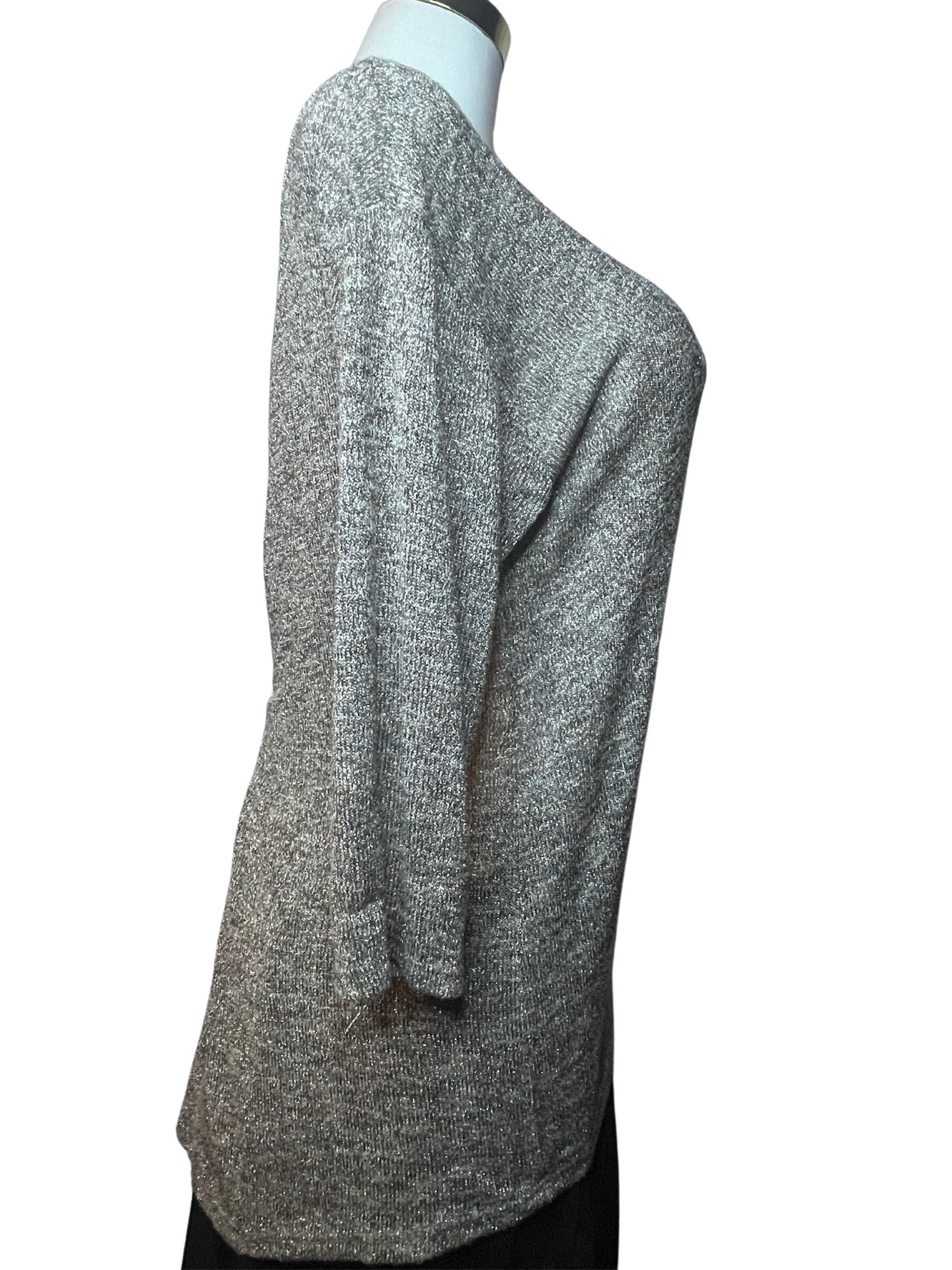 Gray Long-Sleeves pull over Top (size XL)