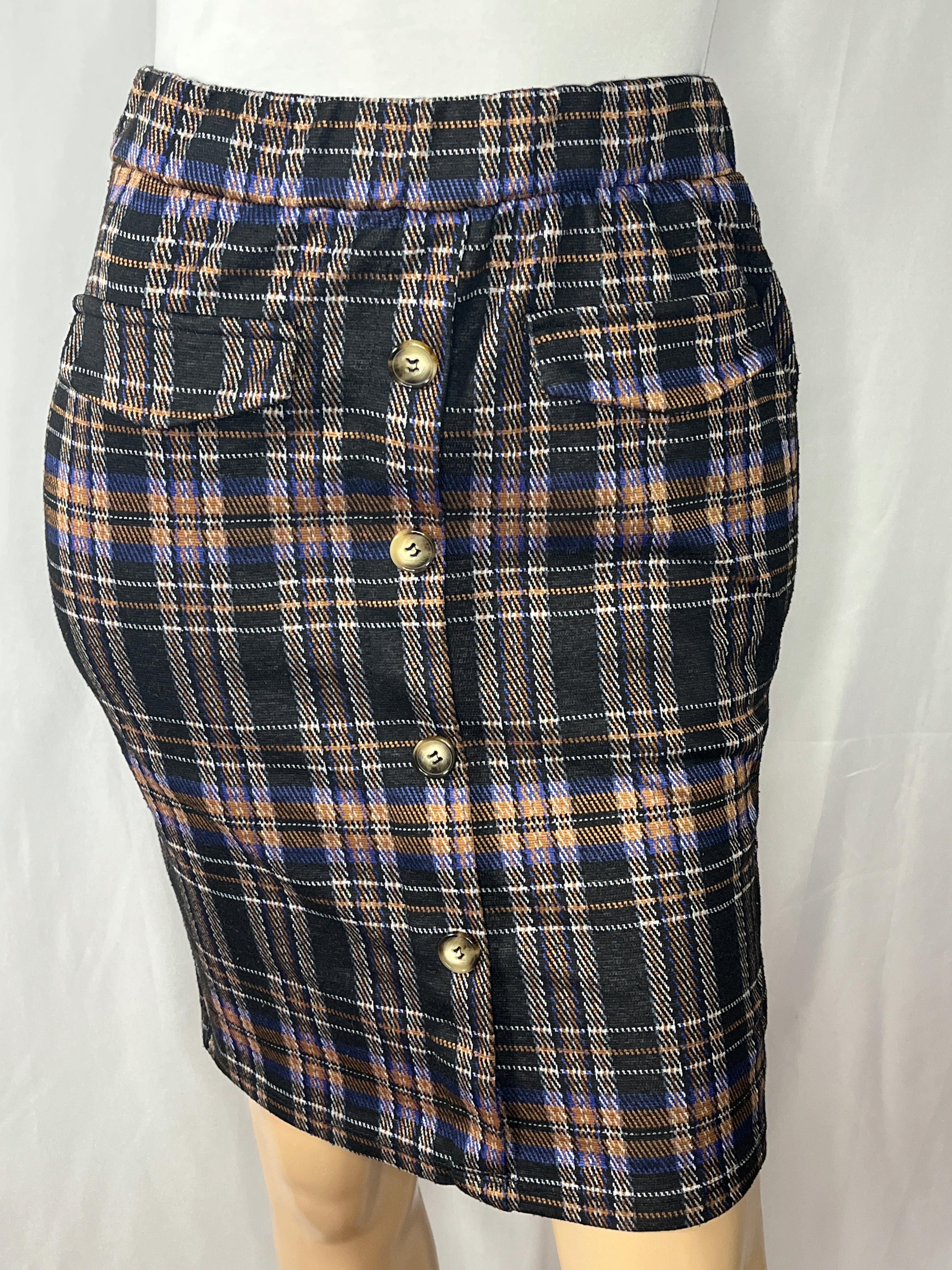 Sensational Collection -Plaid Button-Front  Skirt (size L)